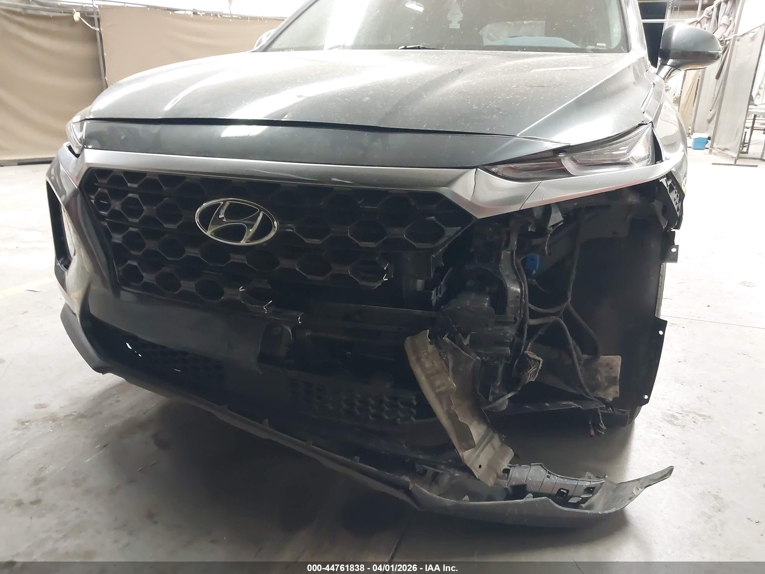 HYUNDAI SANTA image 6