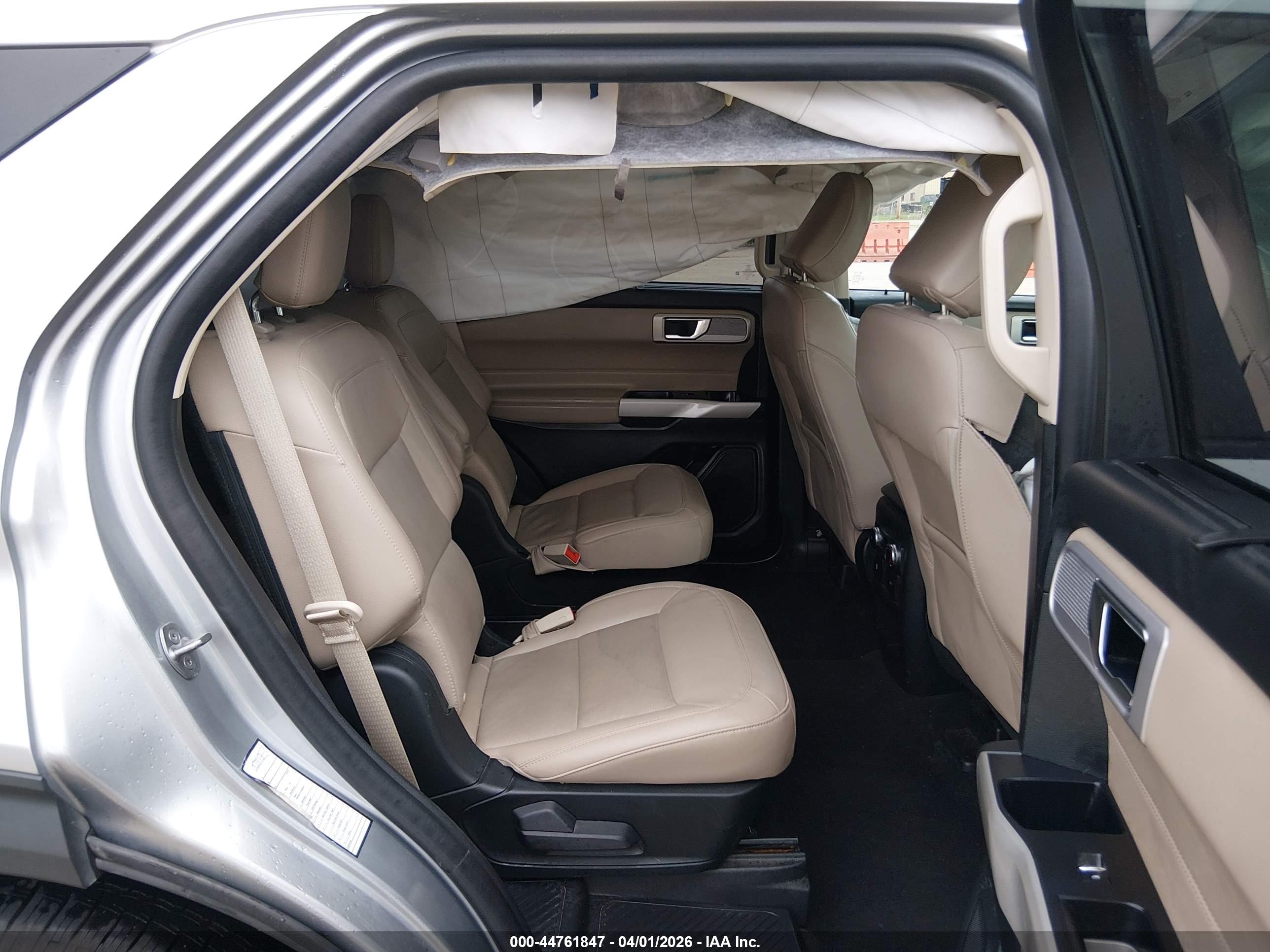 FORD EXPLORER image 8