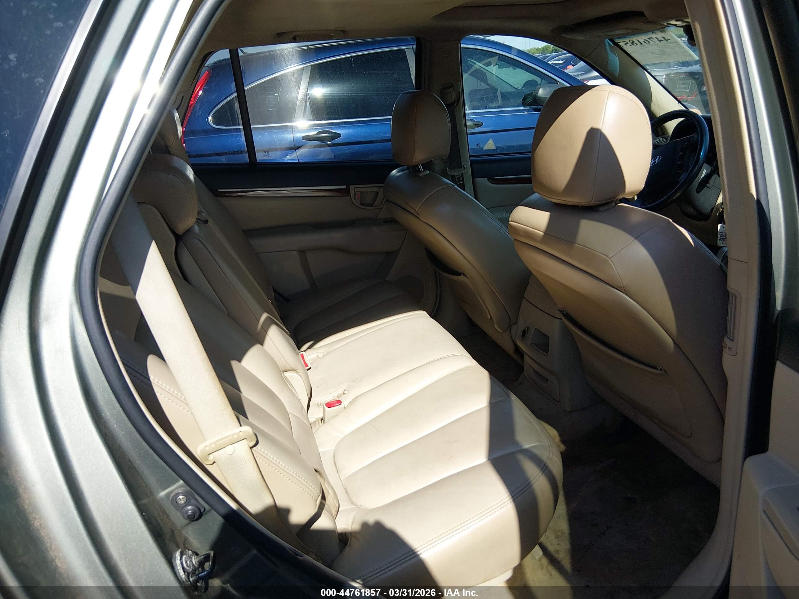 HYUNDAI SANTA image 8
