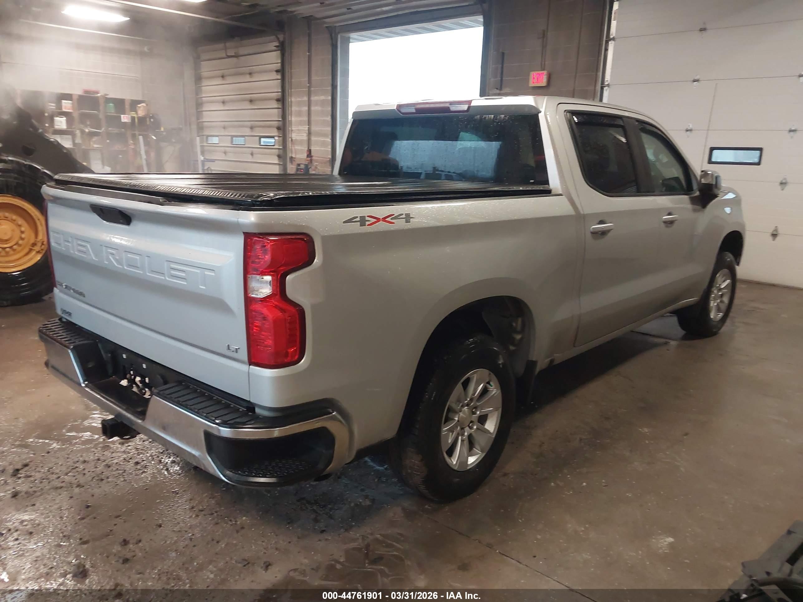 CHEVROLET SILVERADO image 4