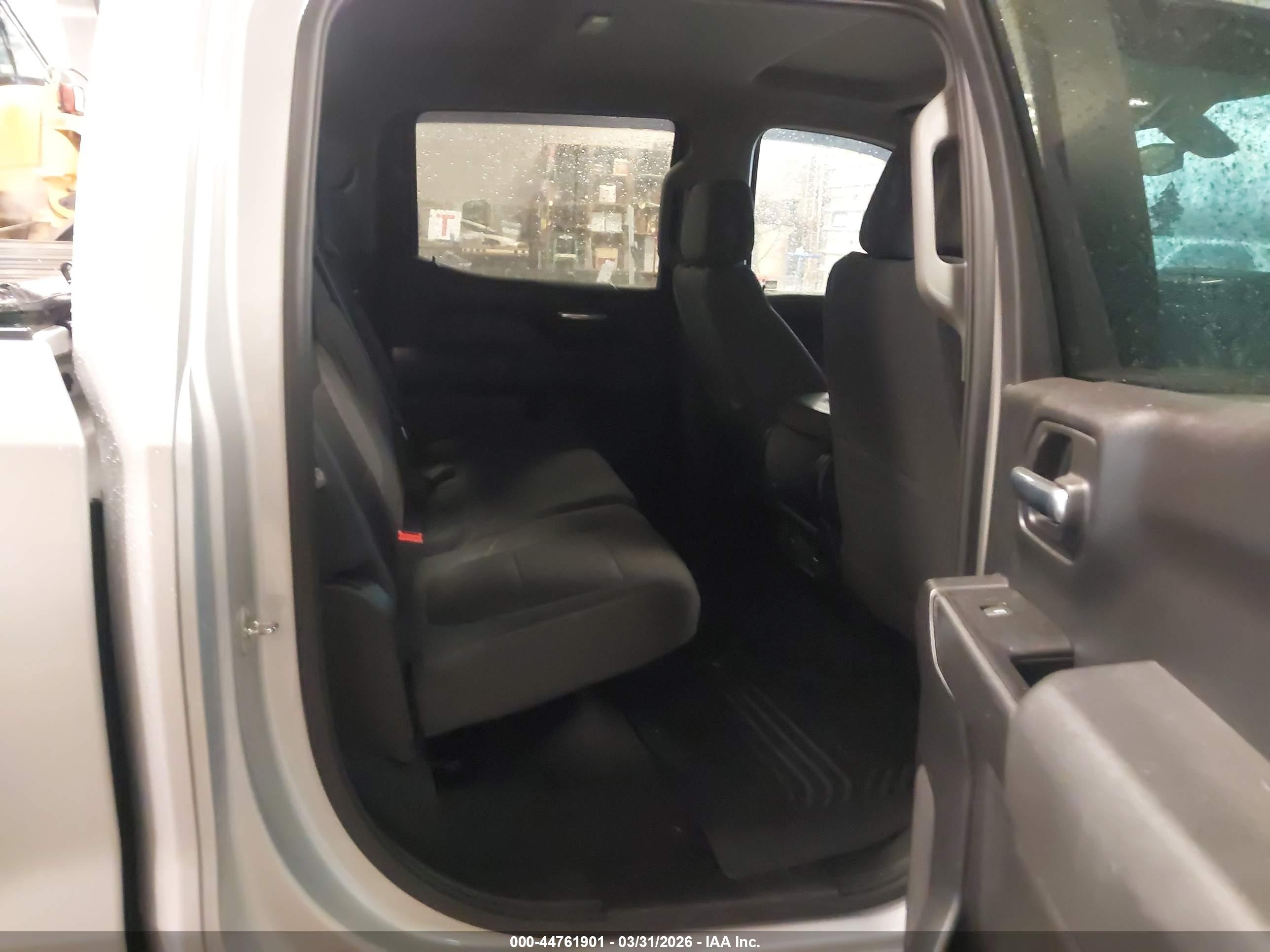 CHEVROLET SILVERADO image 8