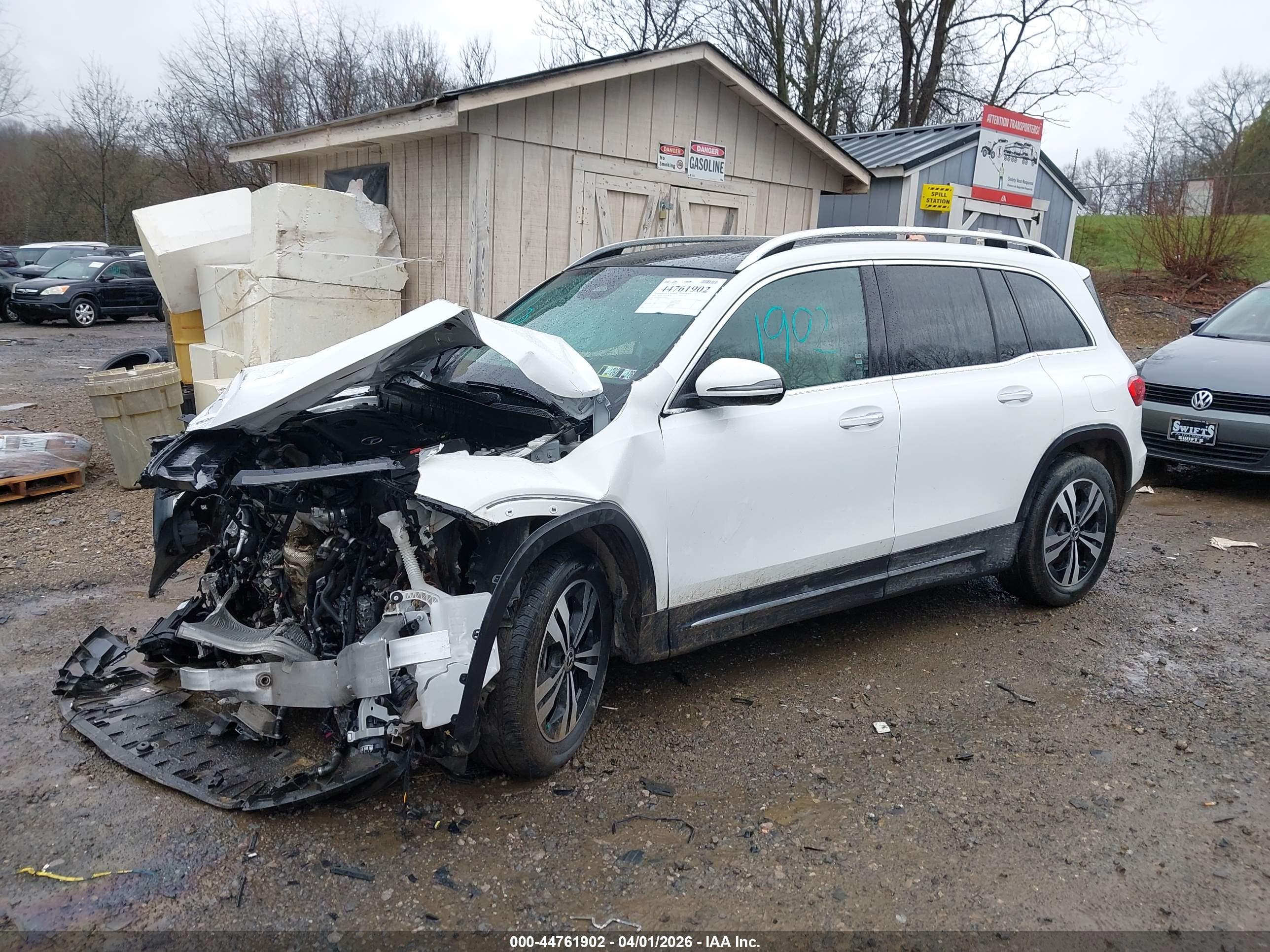 MERCEDES-BENZ GLB image 2