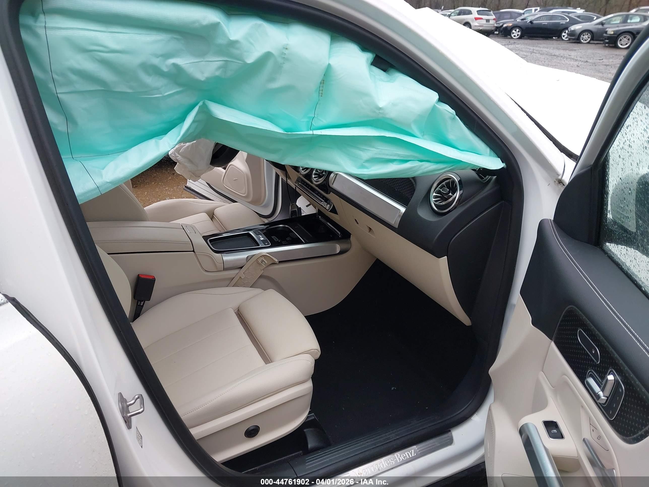 MERCEDES-BENZ GLB image 5