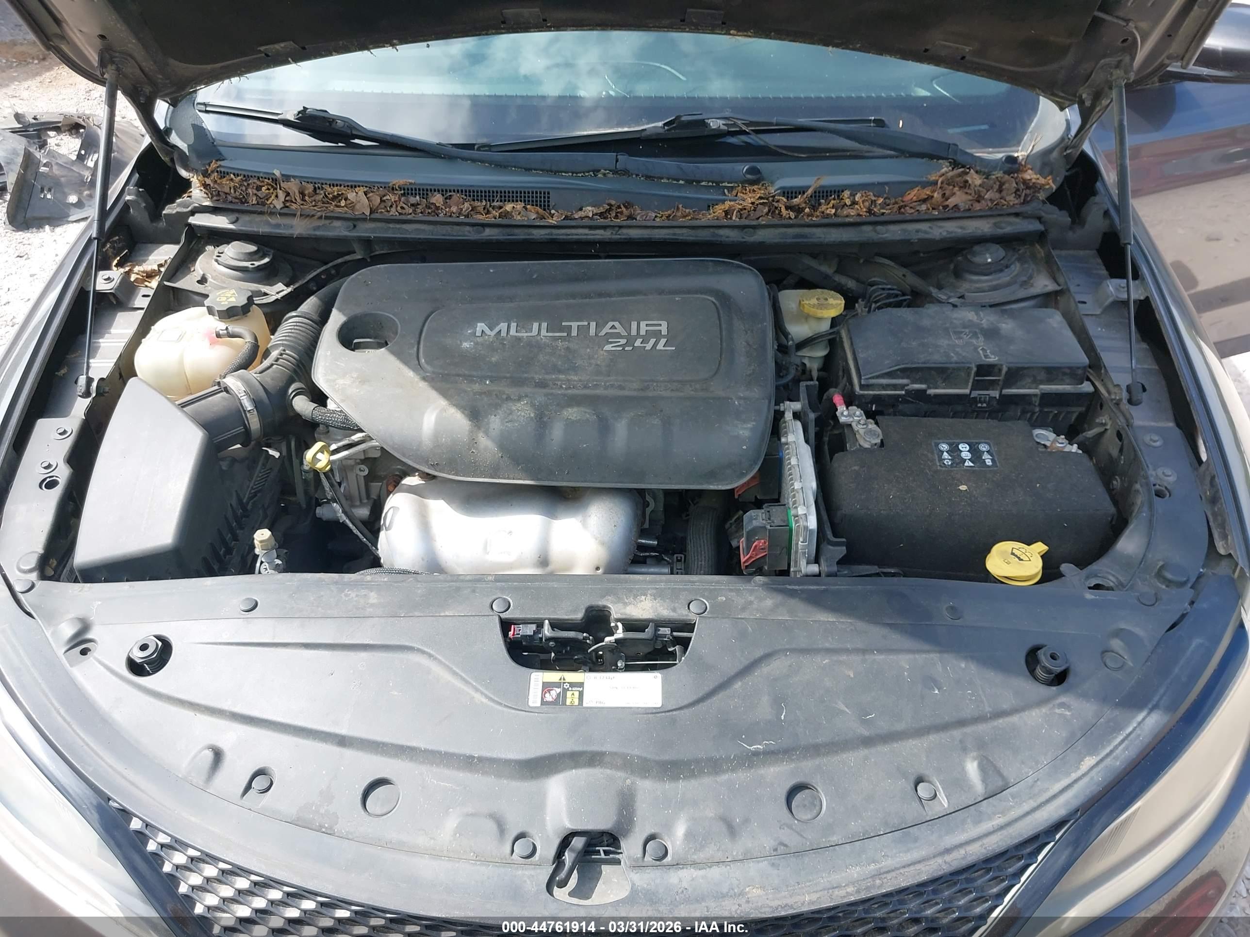 CHRYSLER 200 image 10
