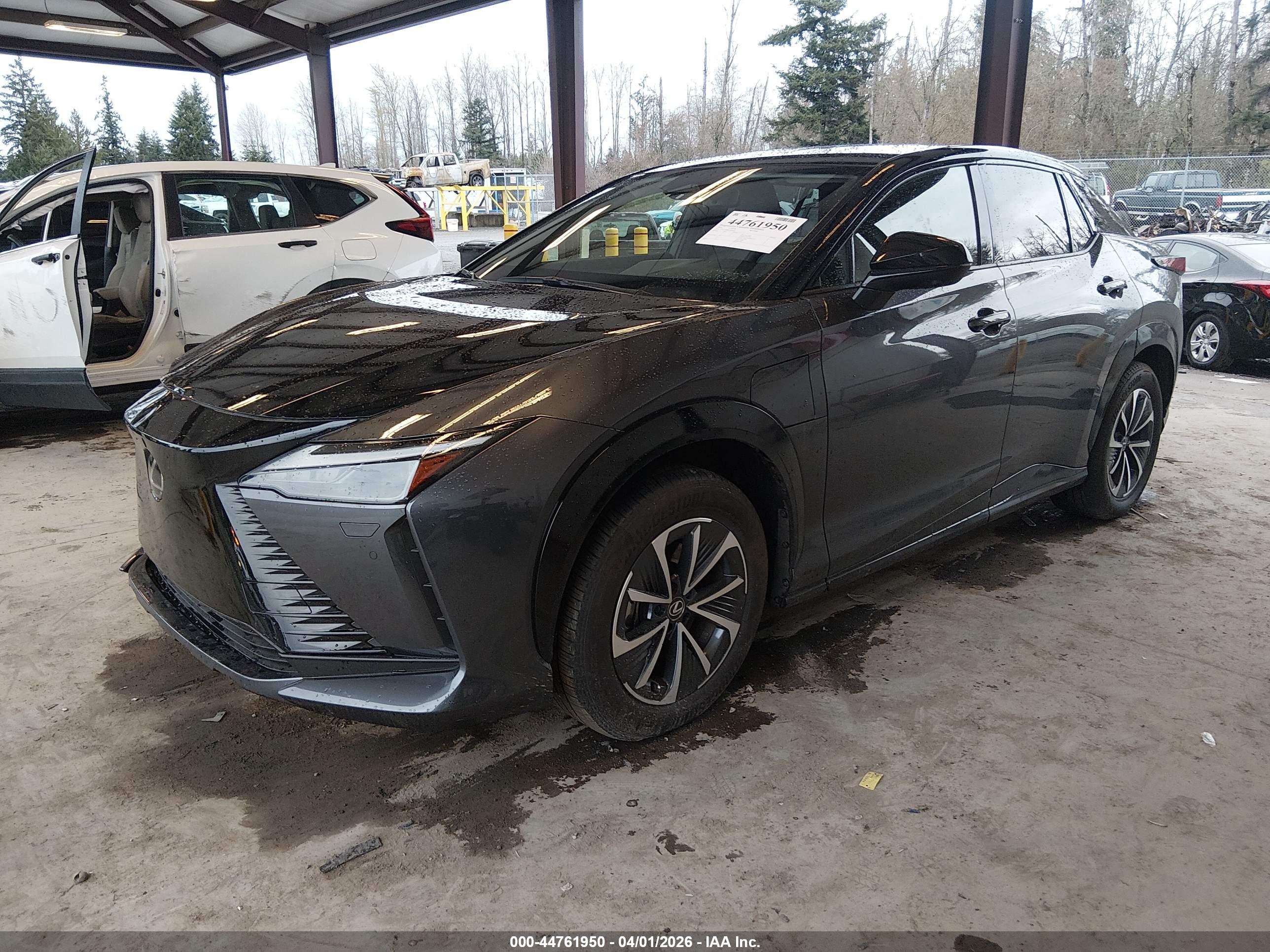 LEXUS RZ image 2