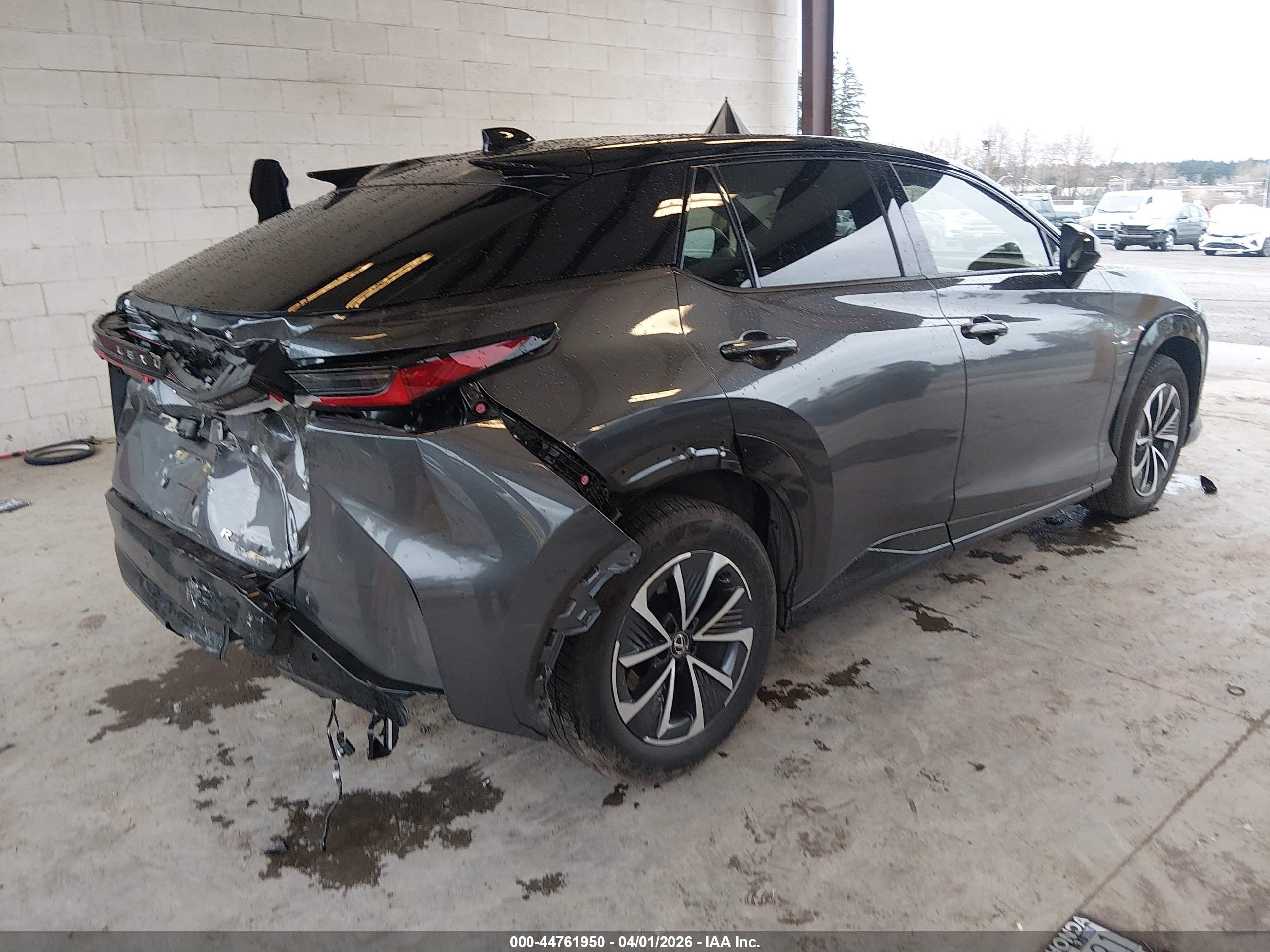 LEXUS RZ image 4