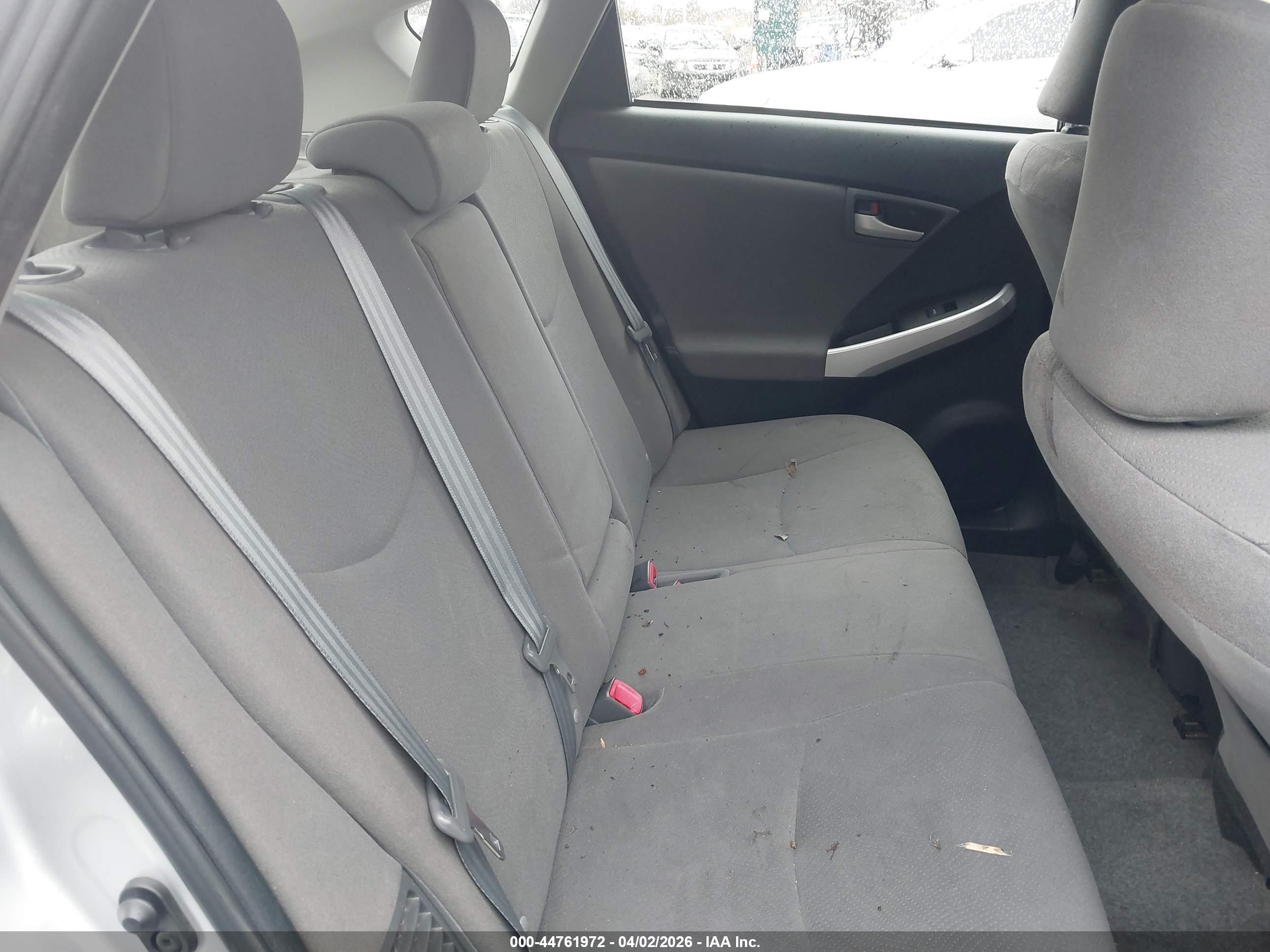 TOYOTA PRIUS image 8