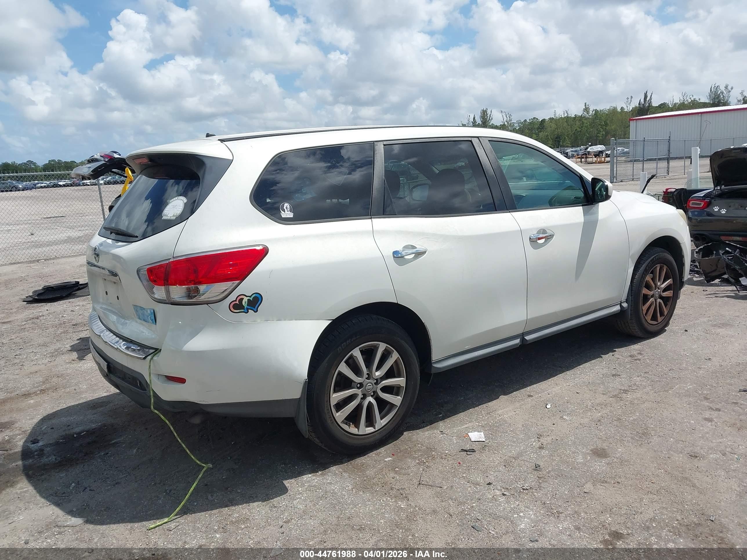 NISSAN PATHFINDER image 4
