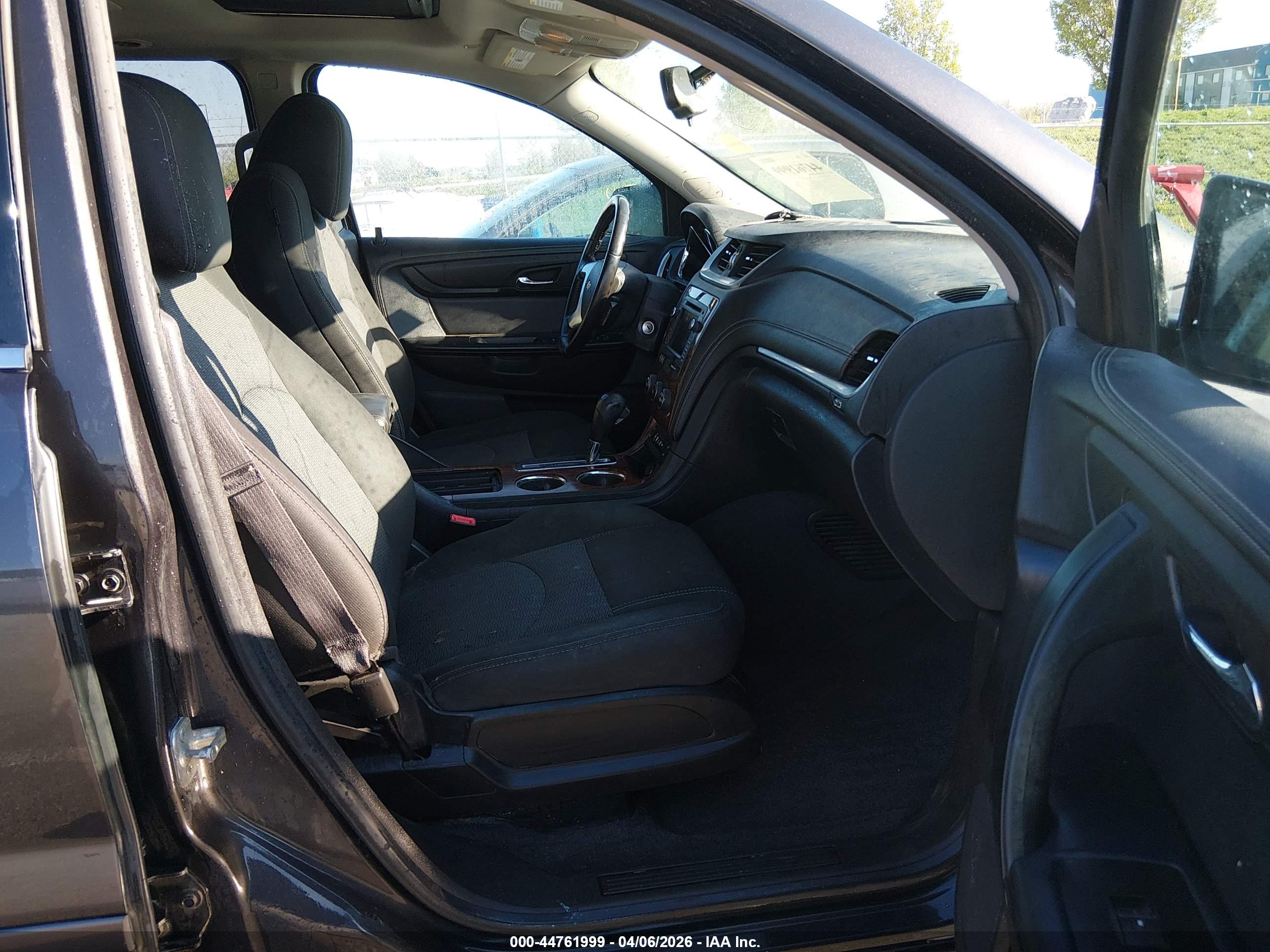 CHEVROLET TRAVERSE image 5