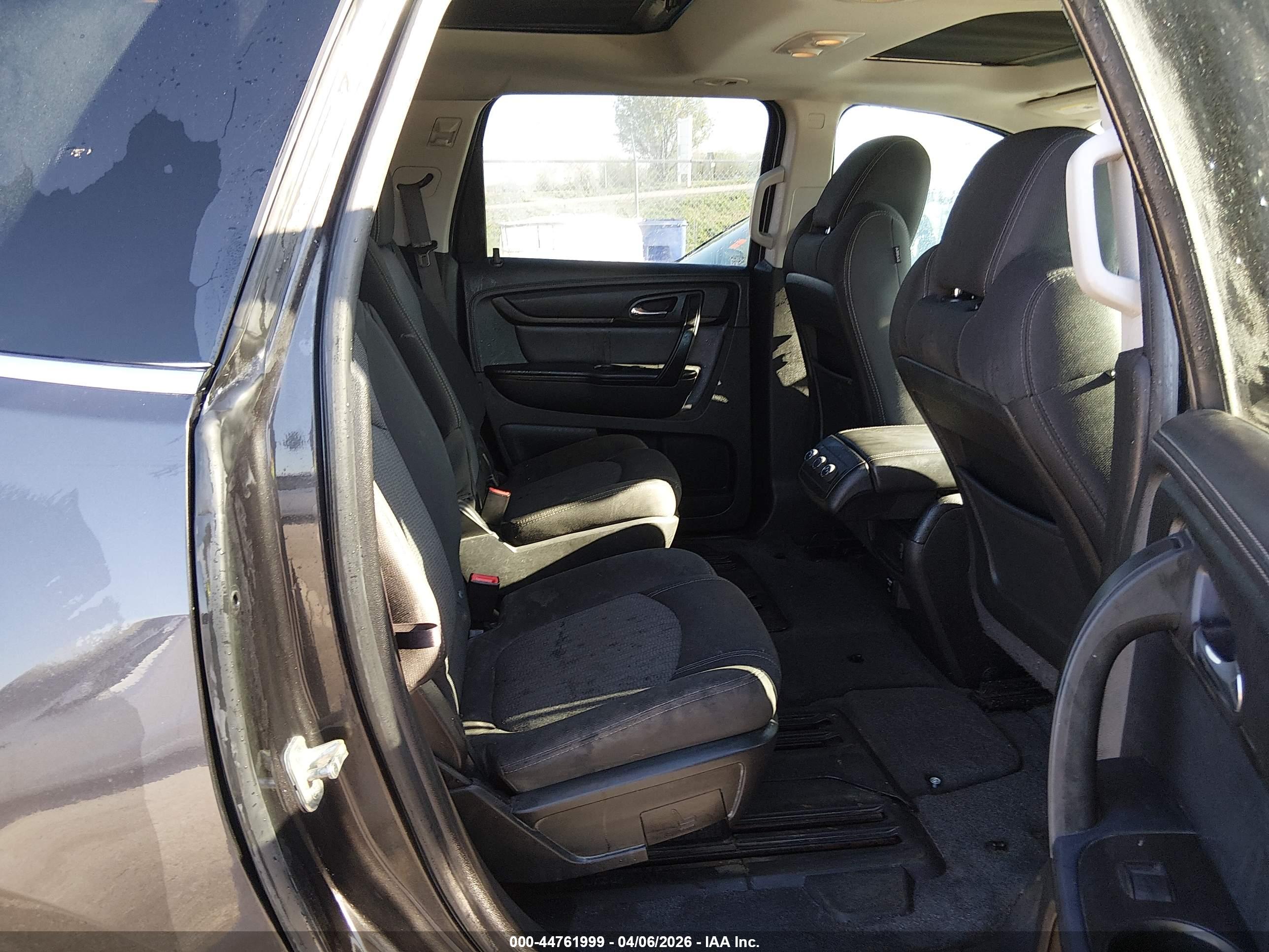 CHEVROLET TRAVERSE image 8