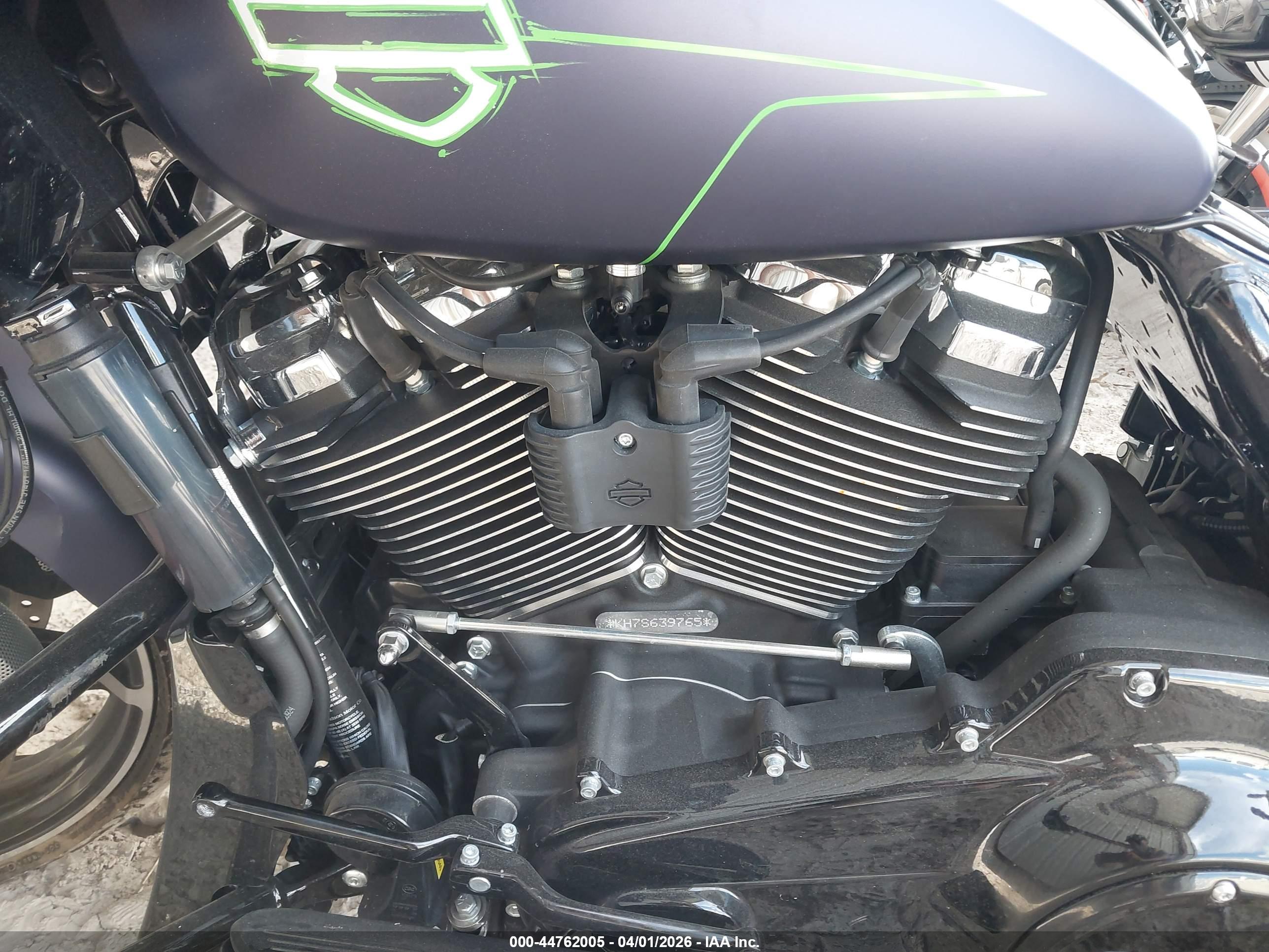 HARLEY-DAVIDSON FLTRX image 9