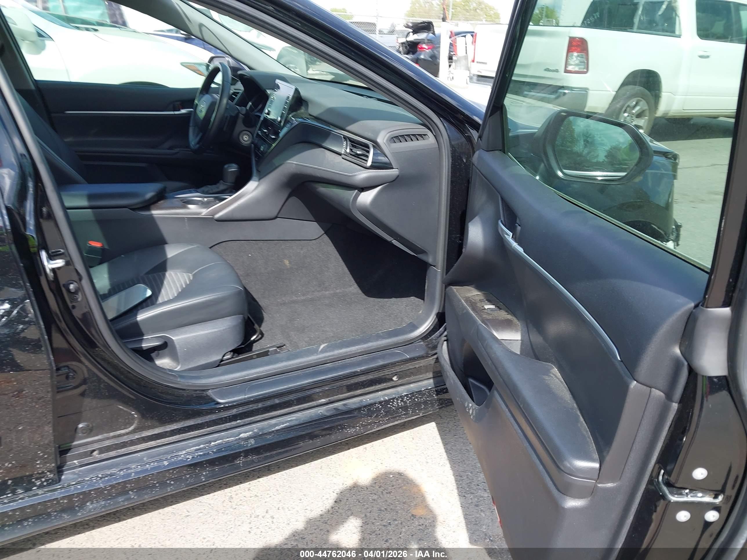 TOYOTA CAMRY image 5