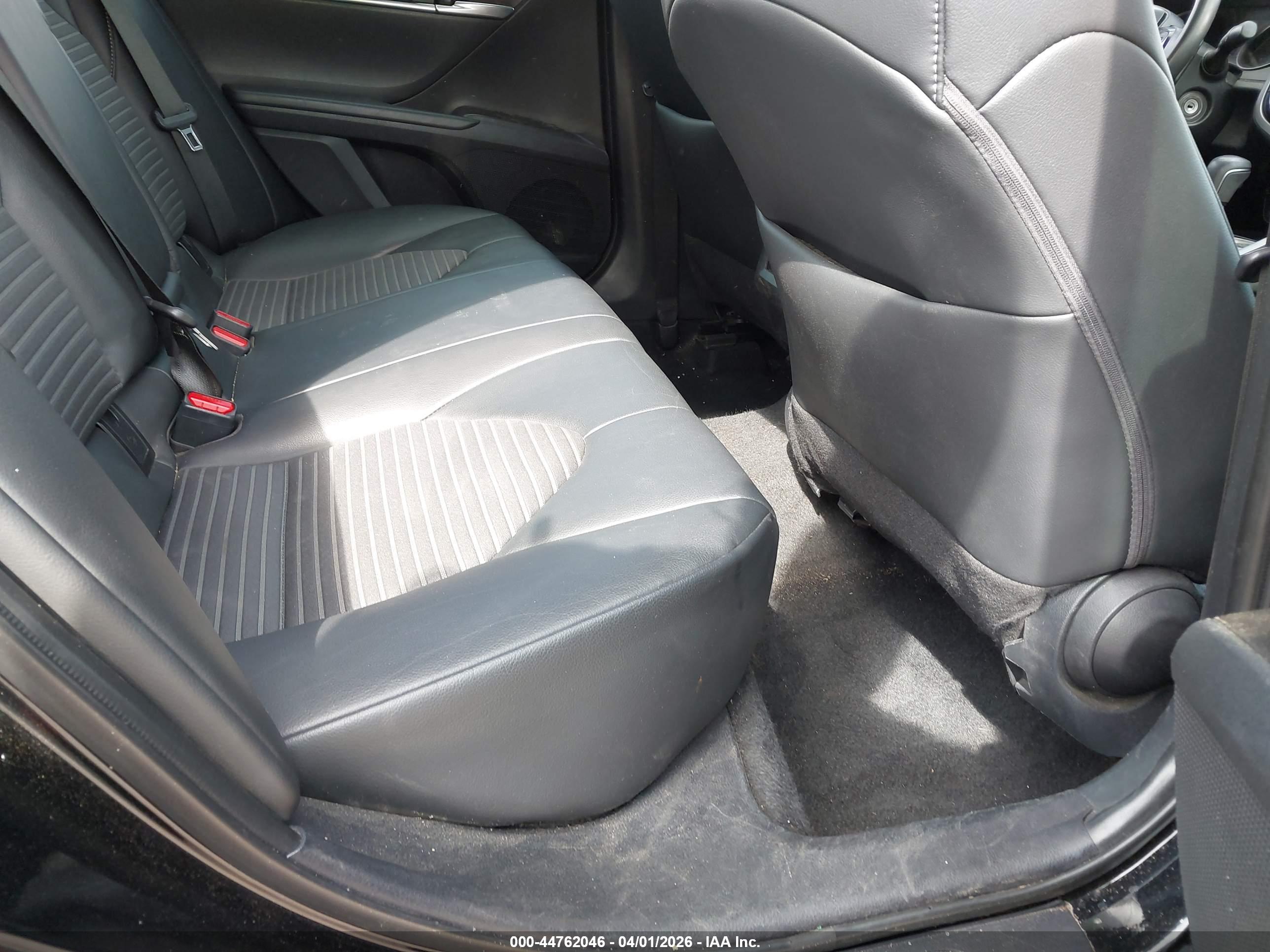 TOYOTA CAMRY image 8