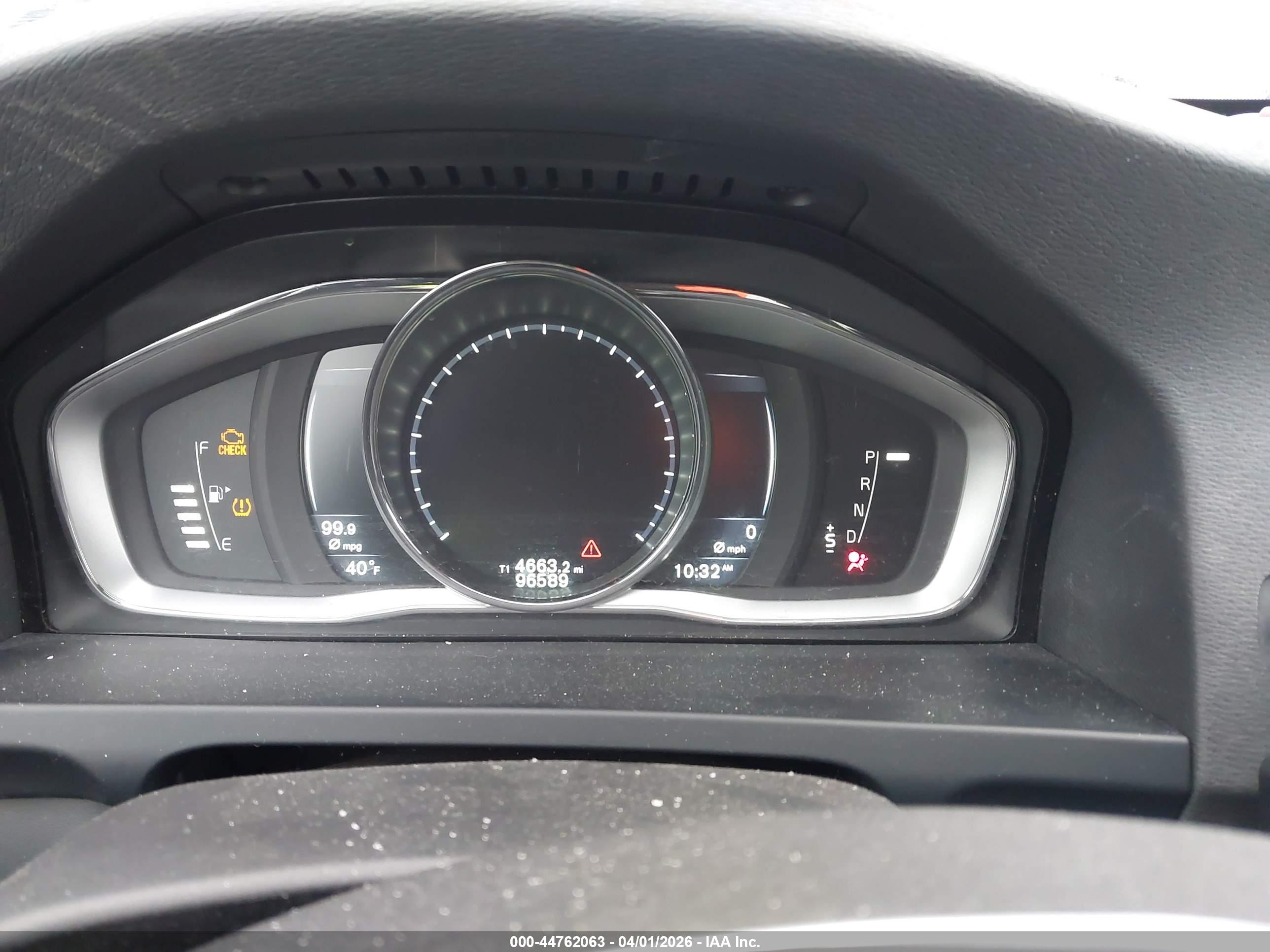 VOLVO V60 image 7
