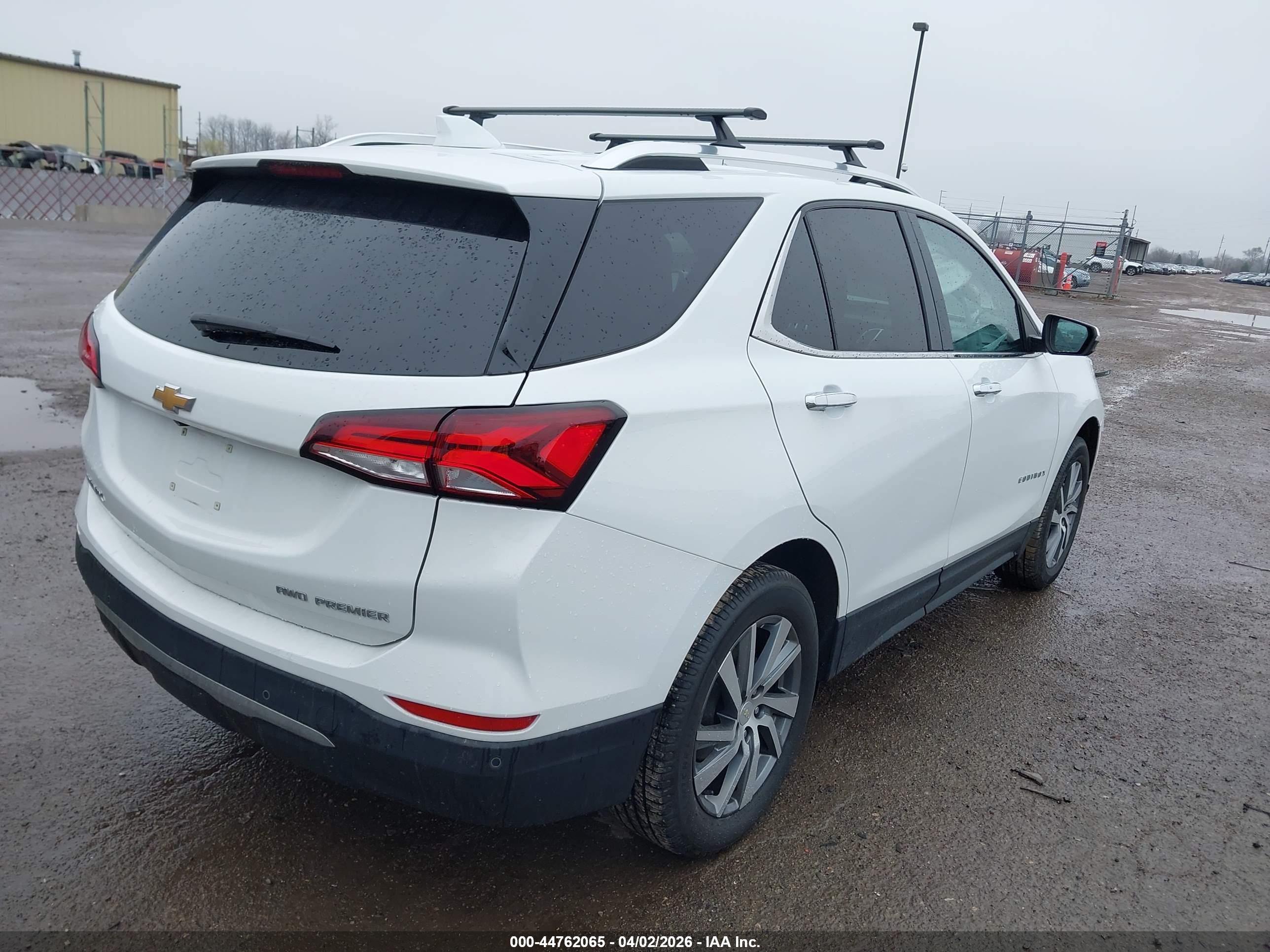 CHEVROLET EQUINOX image 4