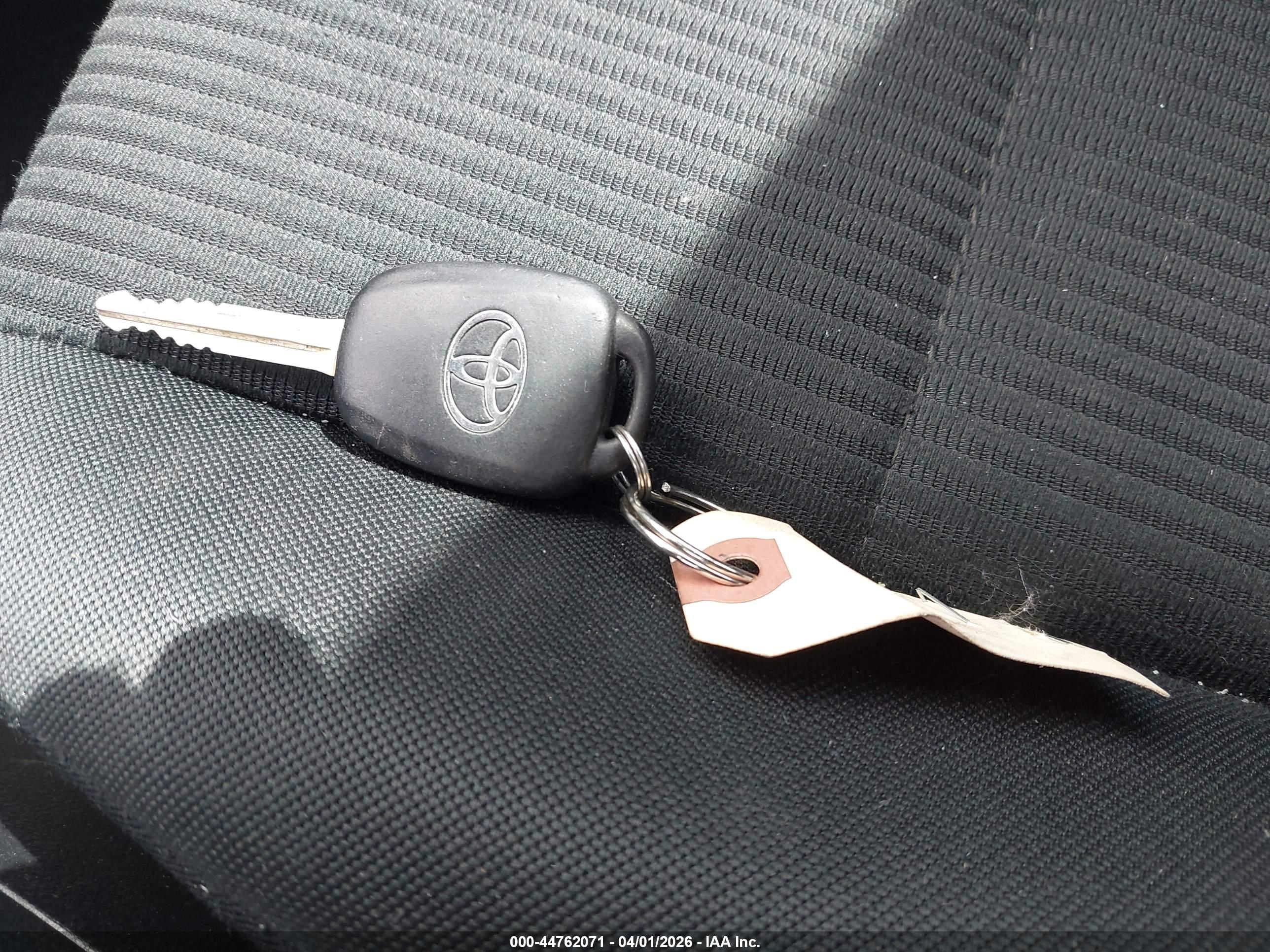 TOYOTA RAV4 image 11