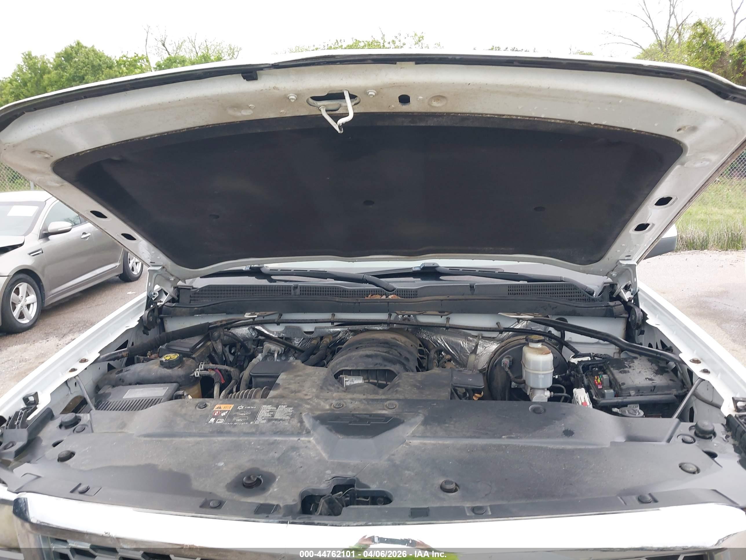 CHEVROLET SILVERADO image 10