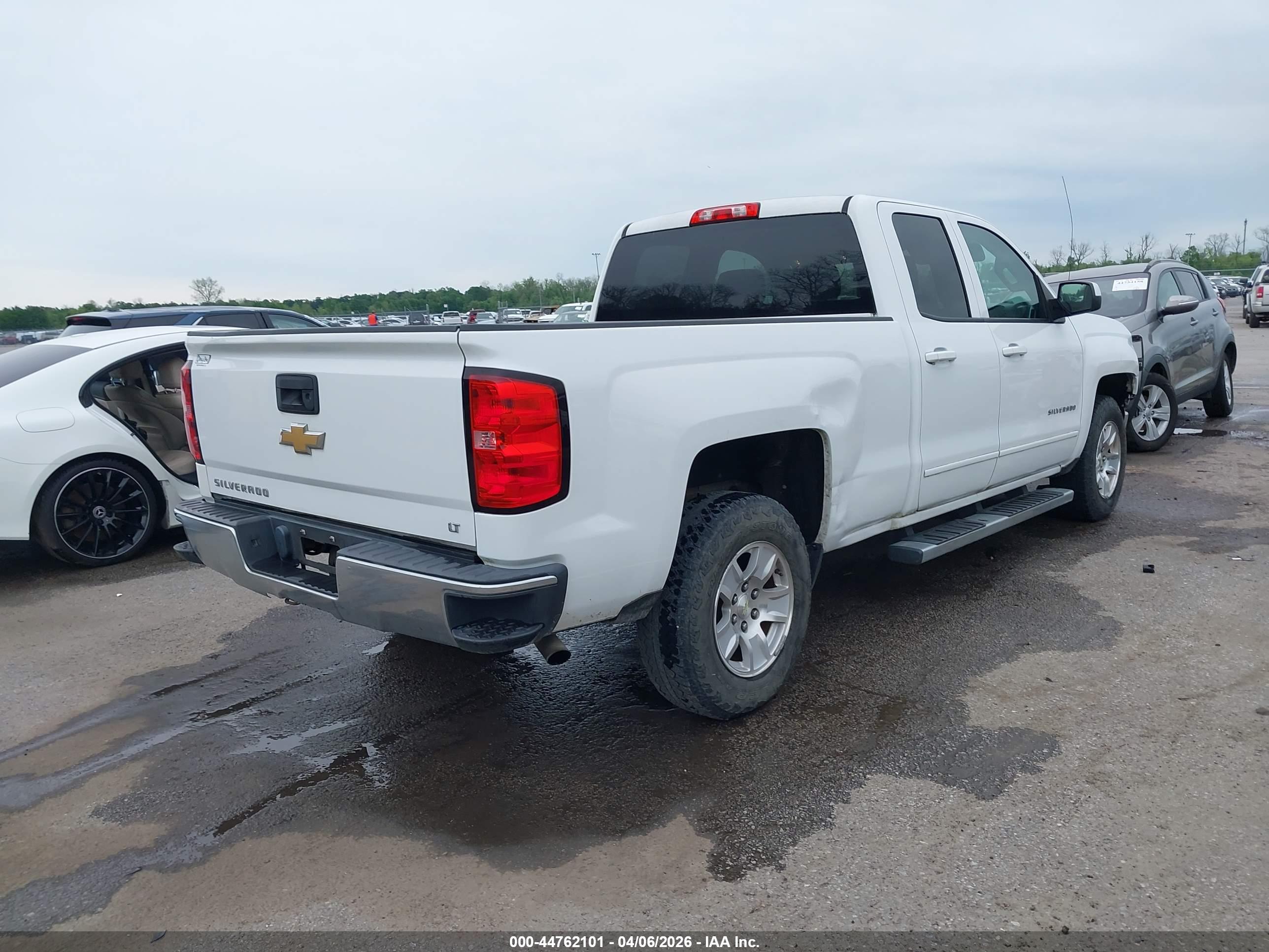 CHEVROLET SILVERADO image 4