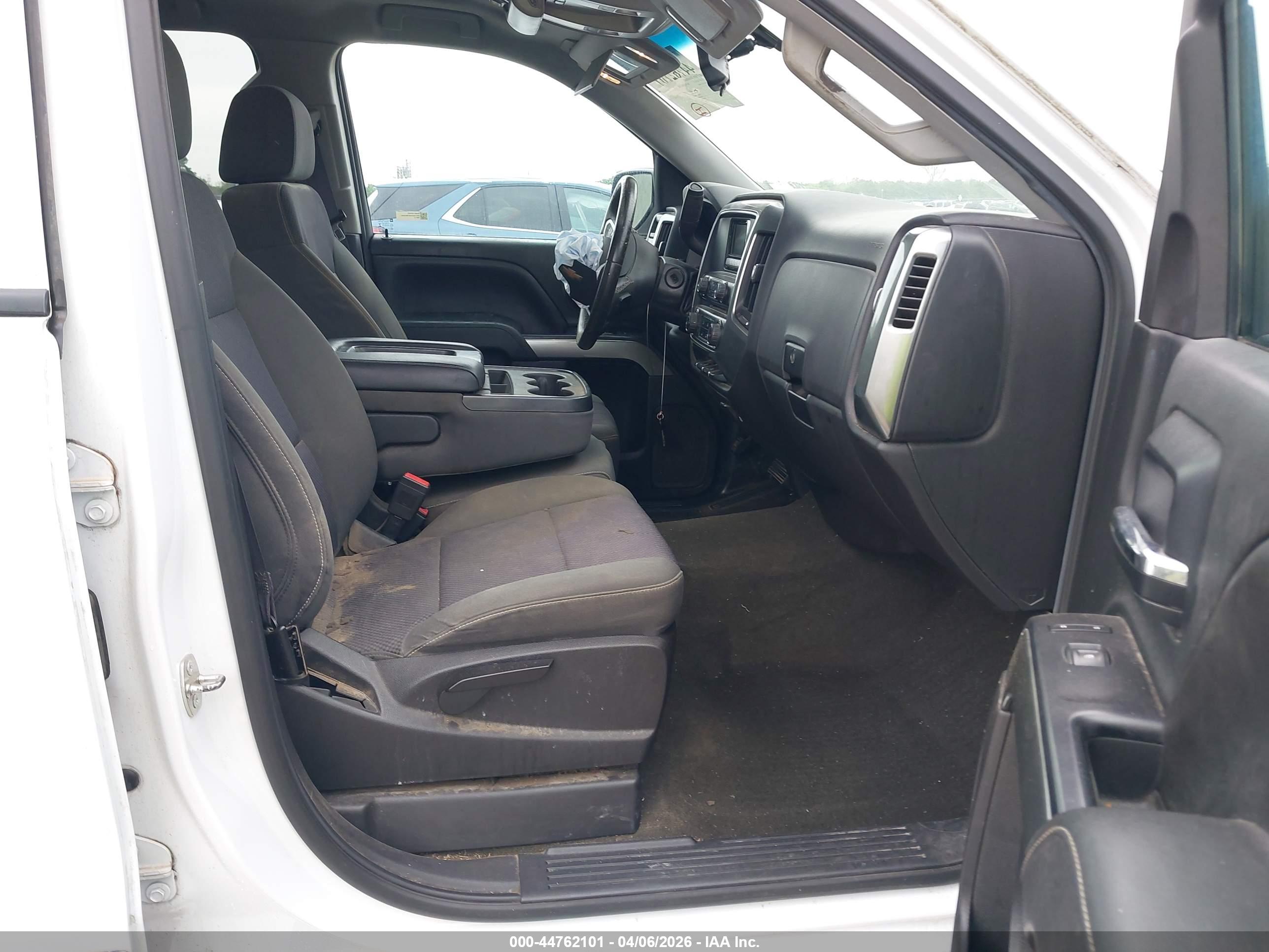 CHEVROLET SILVERADO image 5