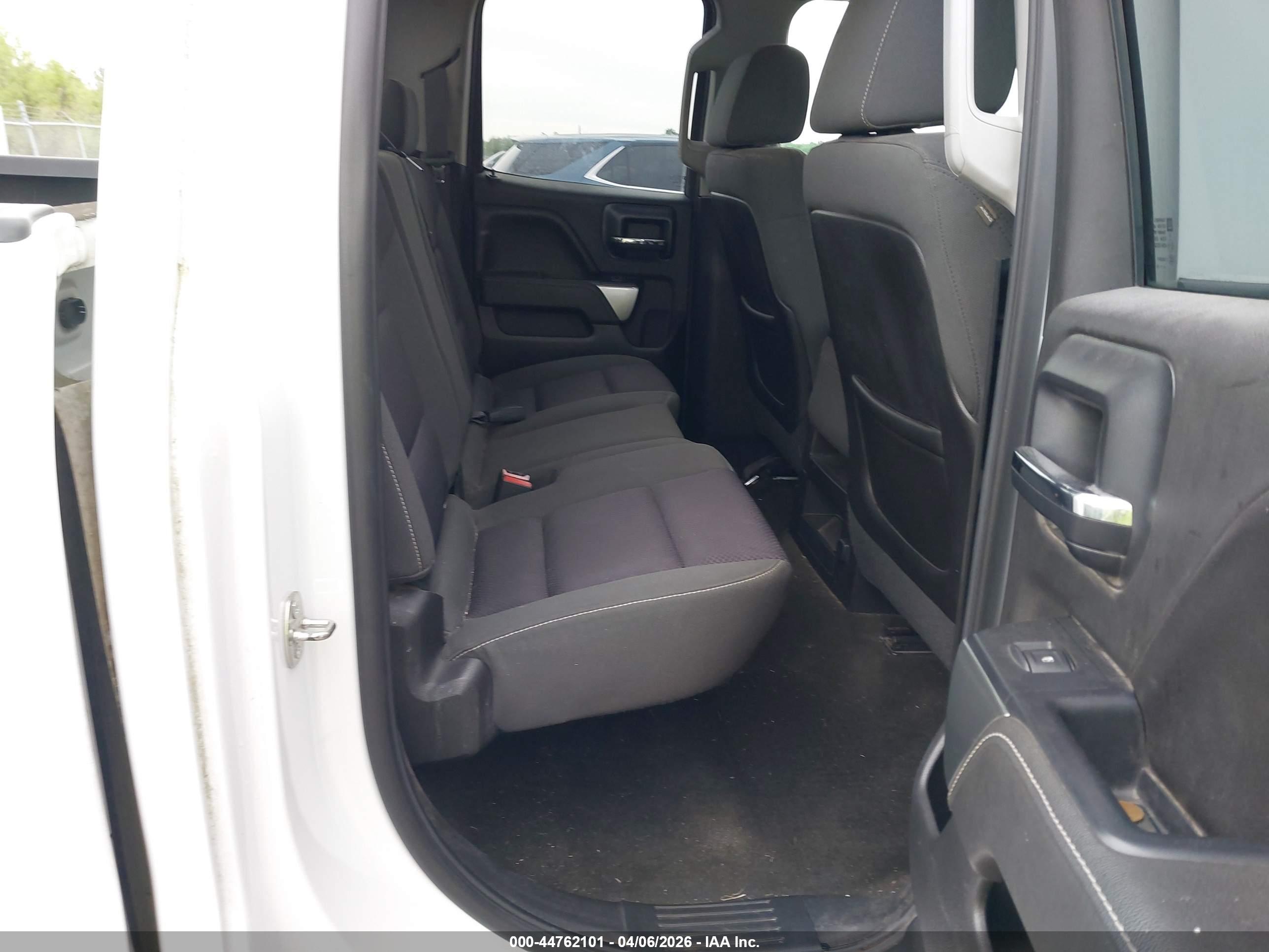 CHEVROLET SILVERADO image 8