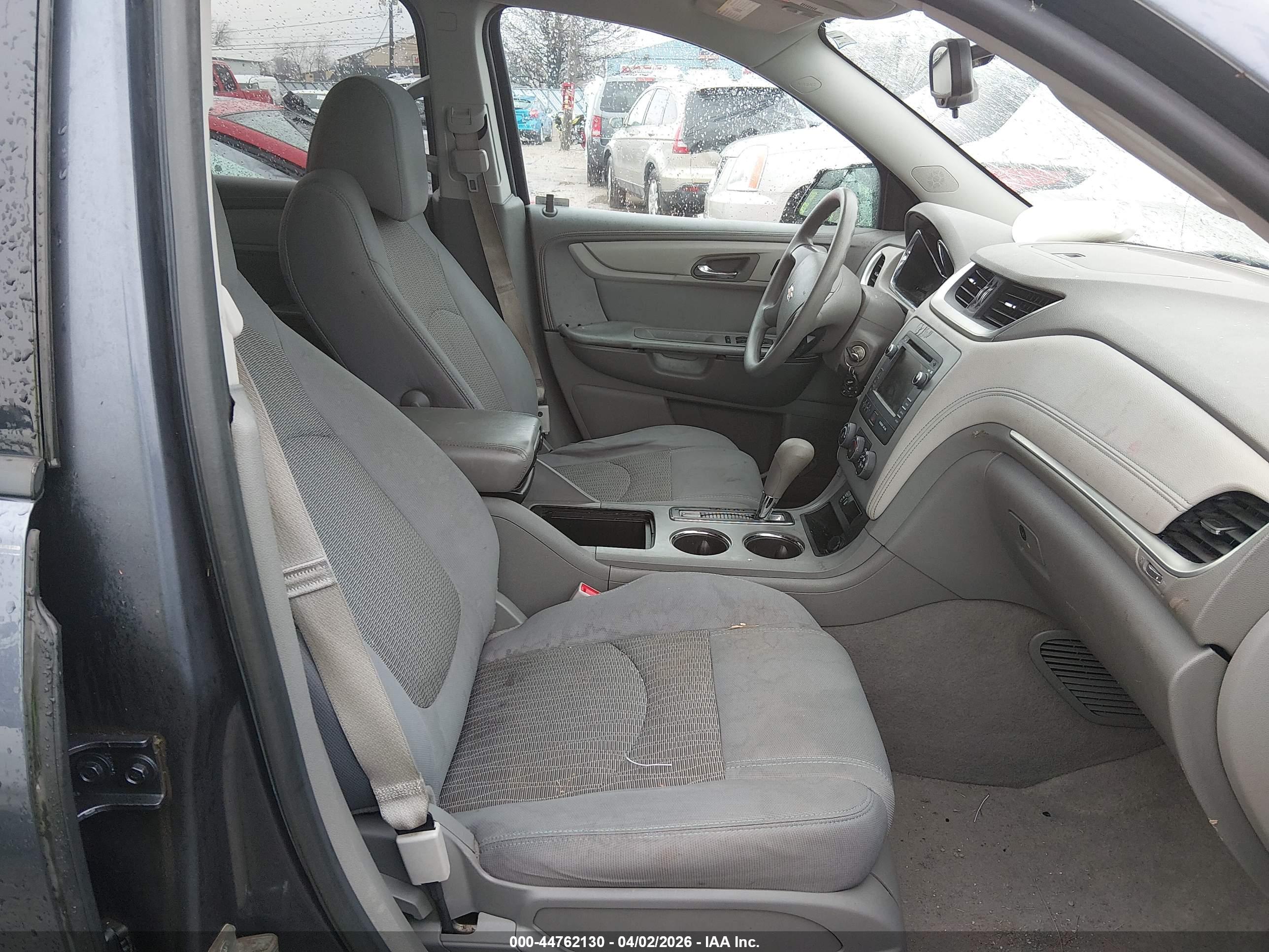 CHEVROLET TRAVERSE image 5