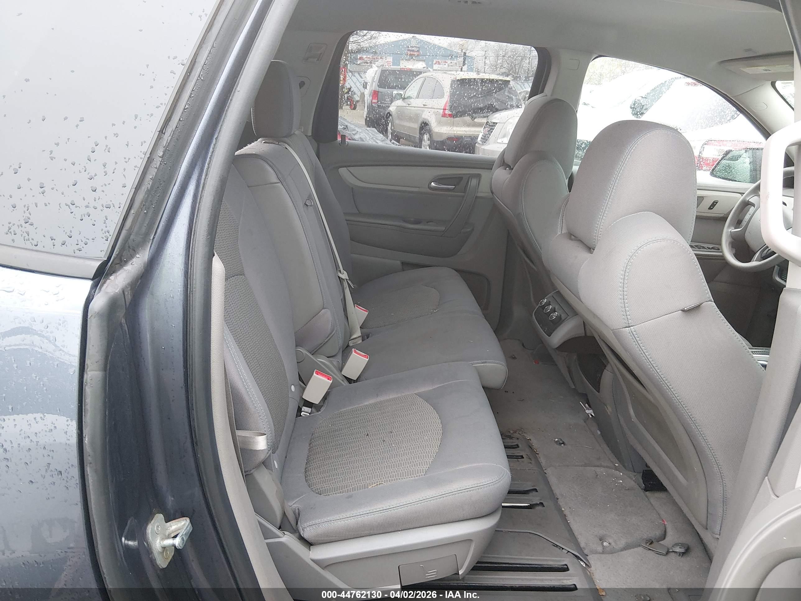 CHEVROLET TRAVERSE image 8