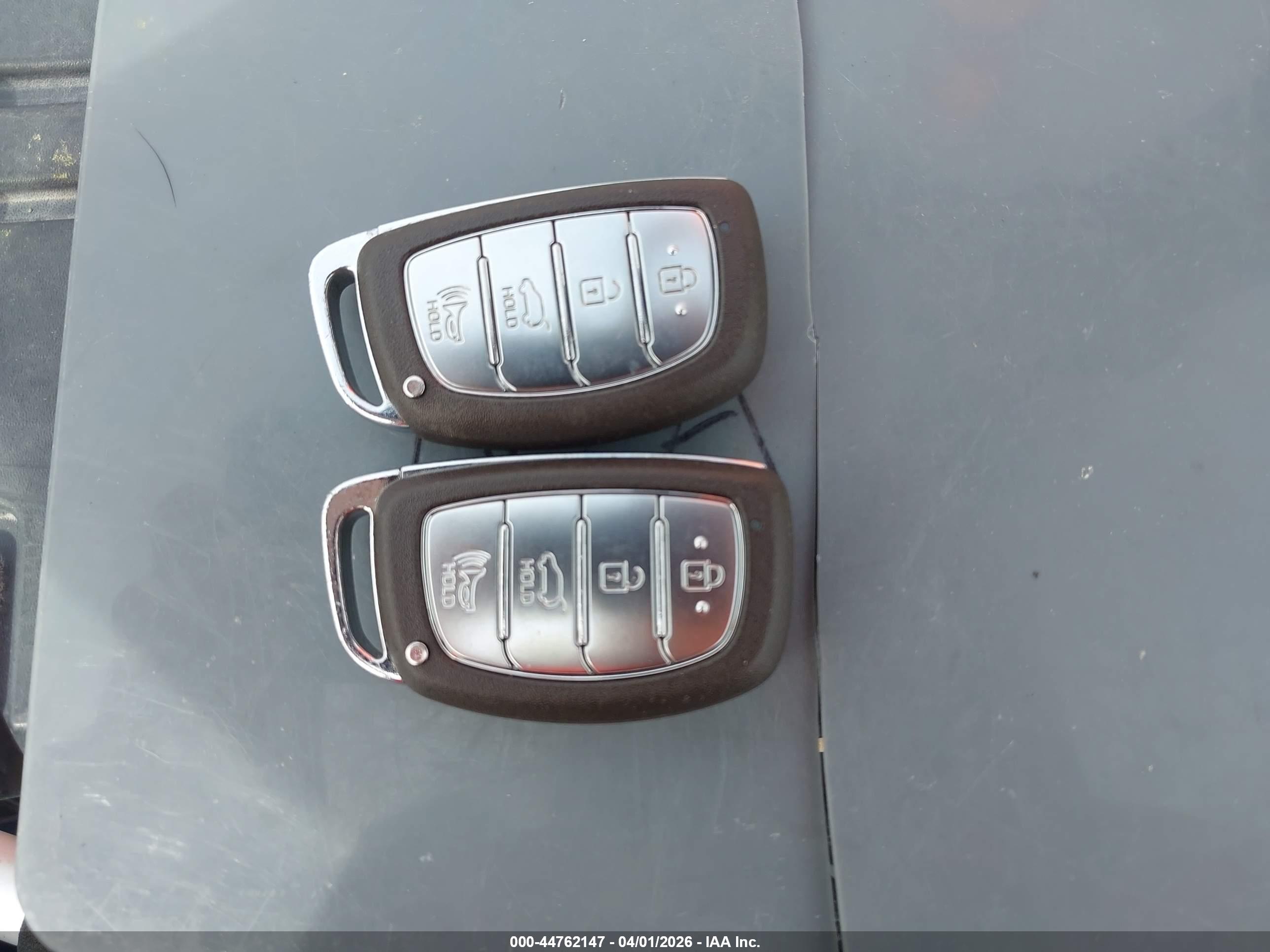 HYUNDAI TUCSON image 11