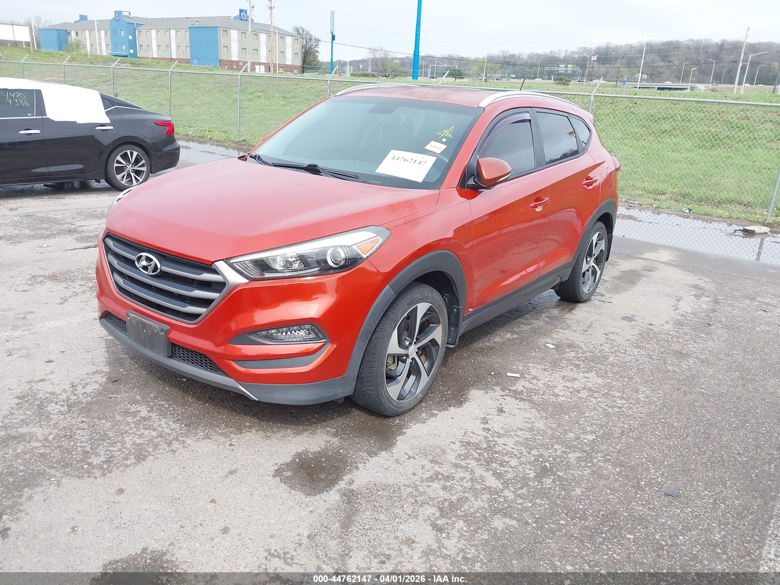 HYUNDAI TUCSON image 2