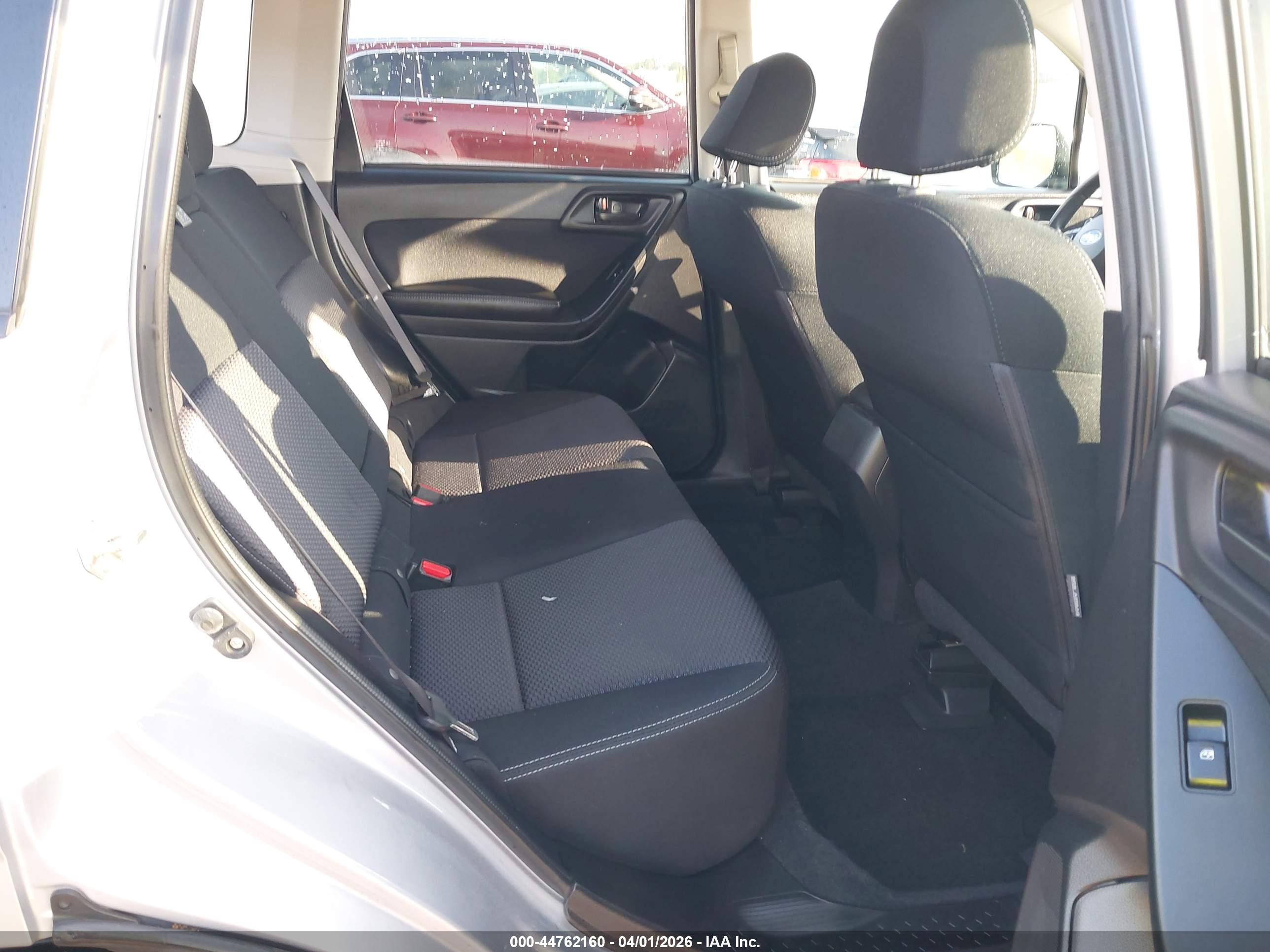 SUBARU FORESTER image 8