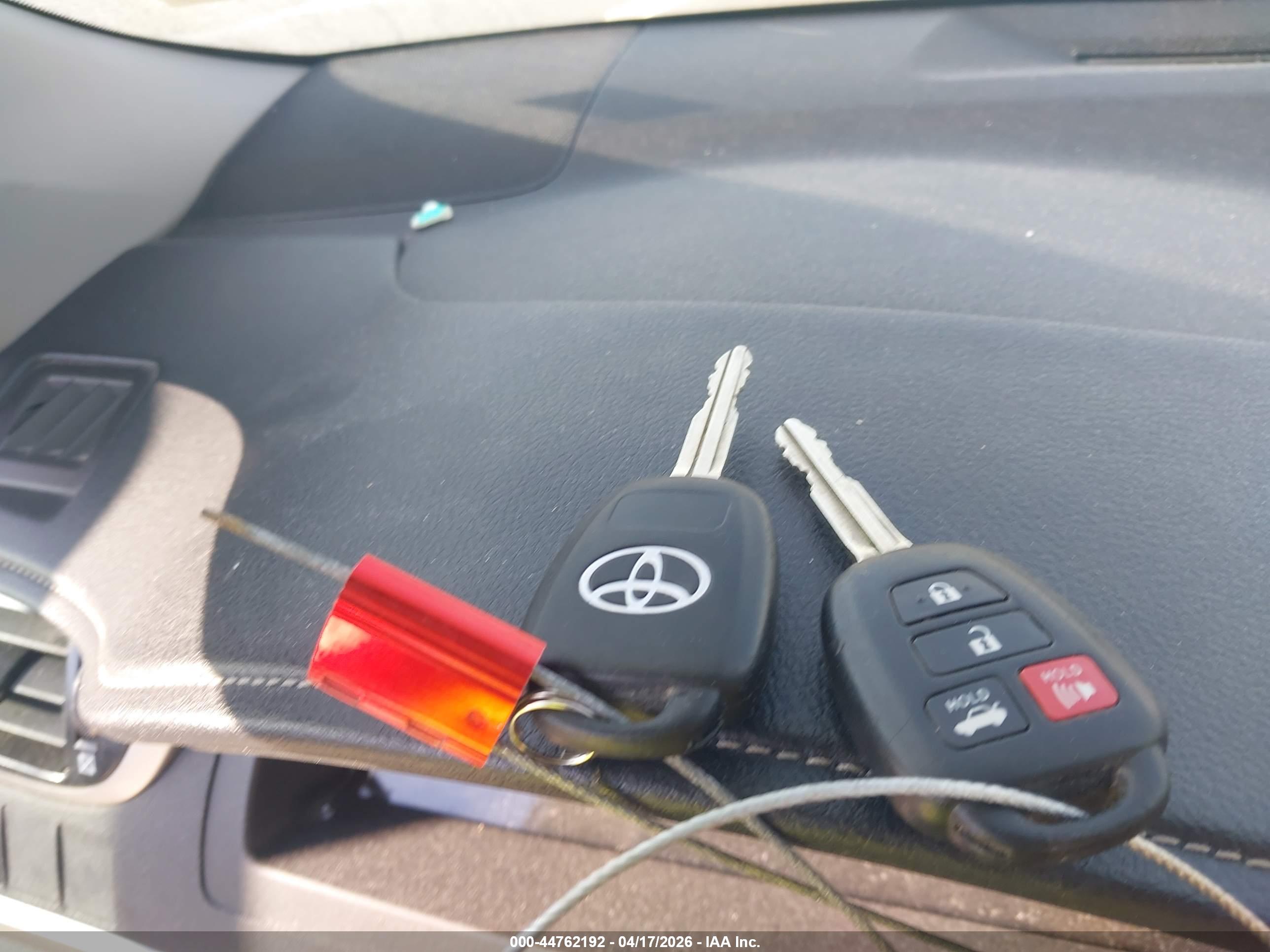 TOYOTA CAMRY image 11