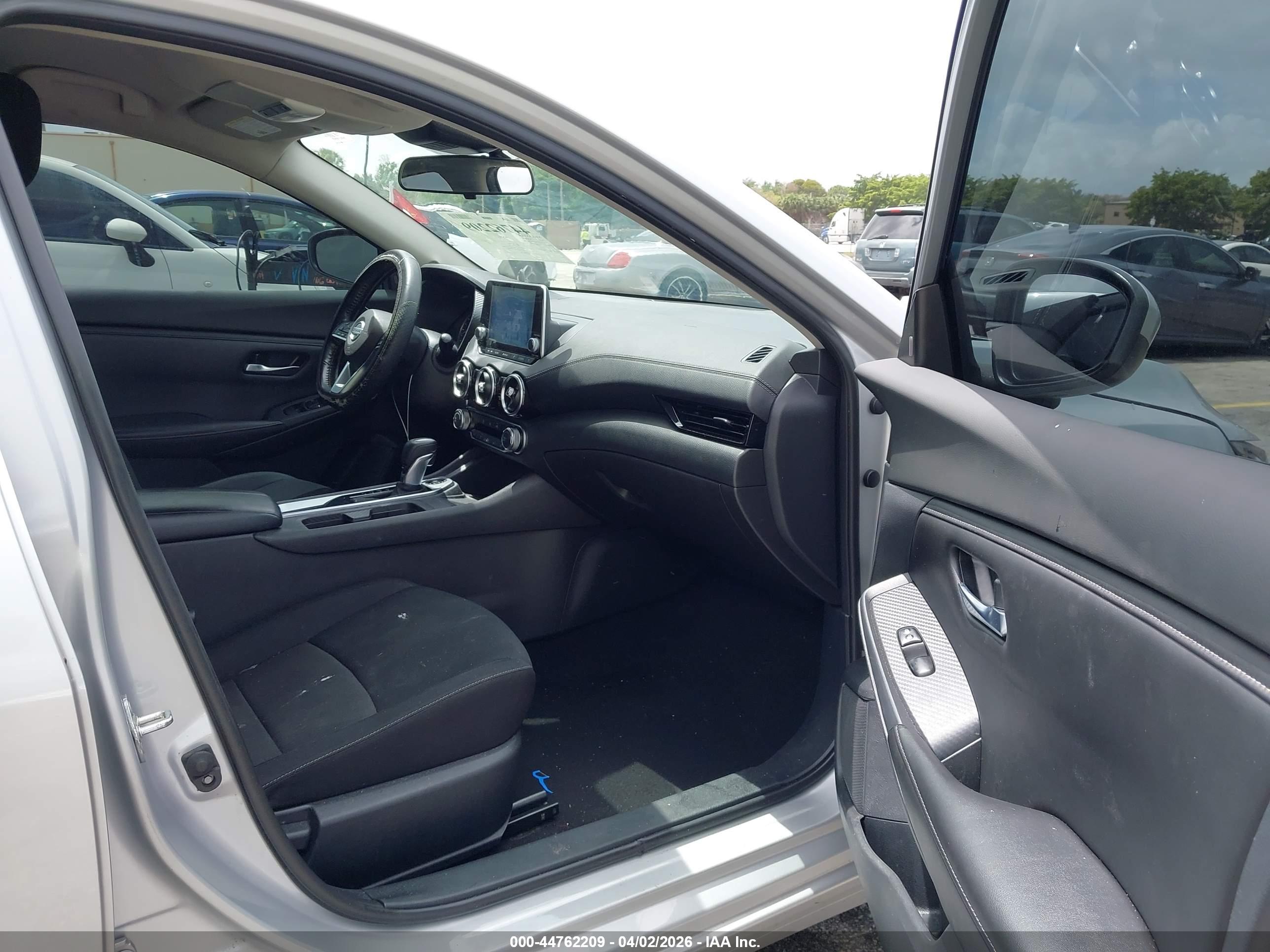 NISSAN SENTRA image 5