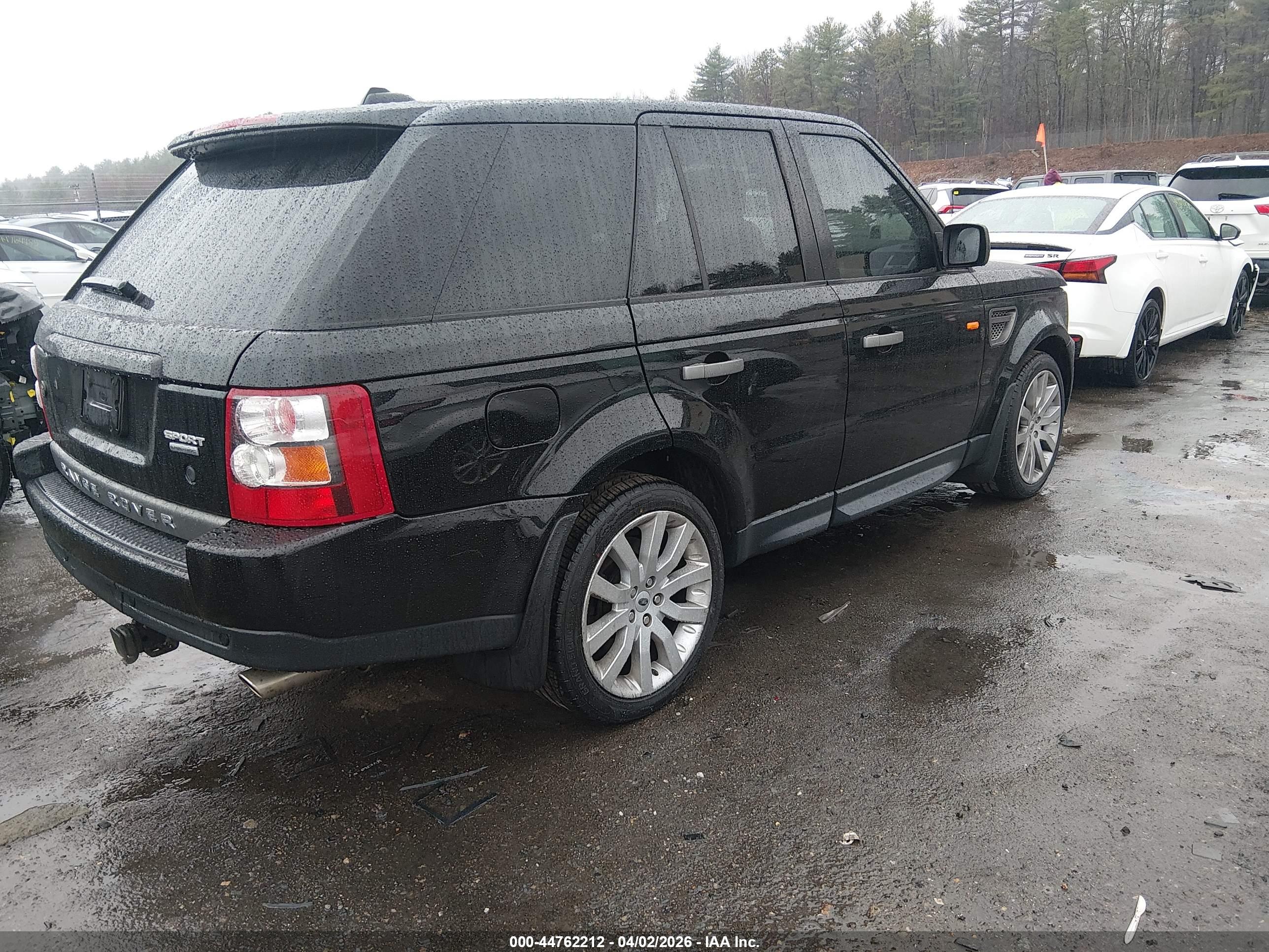 LAND ROVER image 4