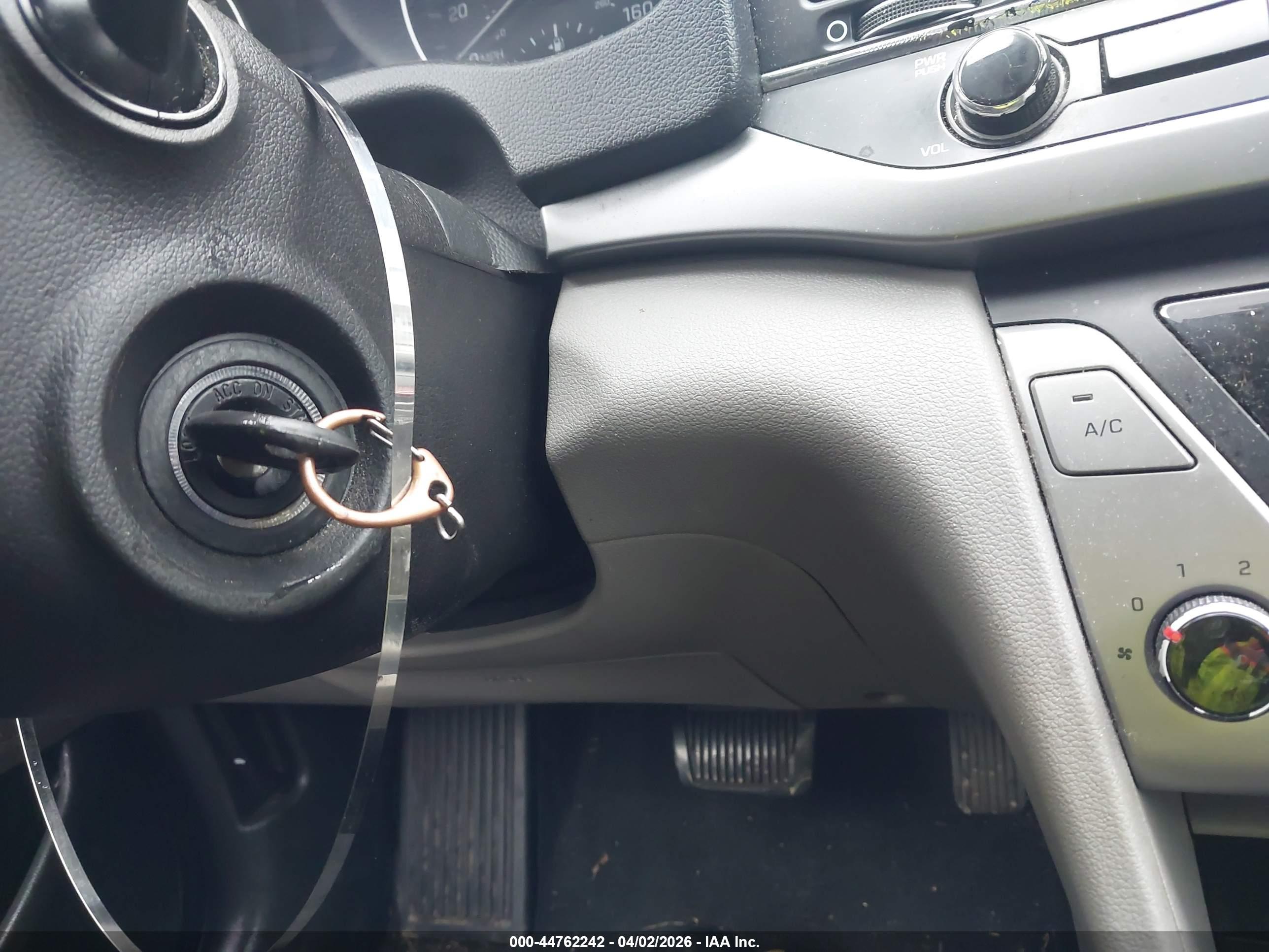 HYUNDAI ELANTRA image 11