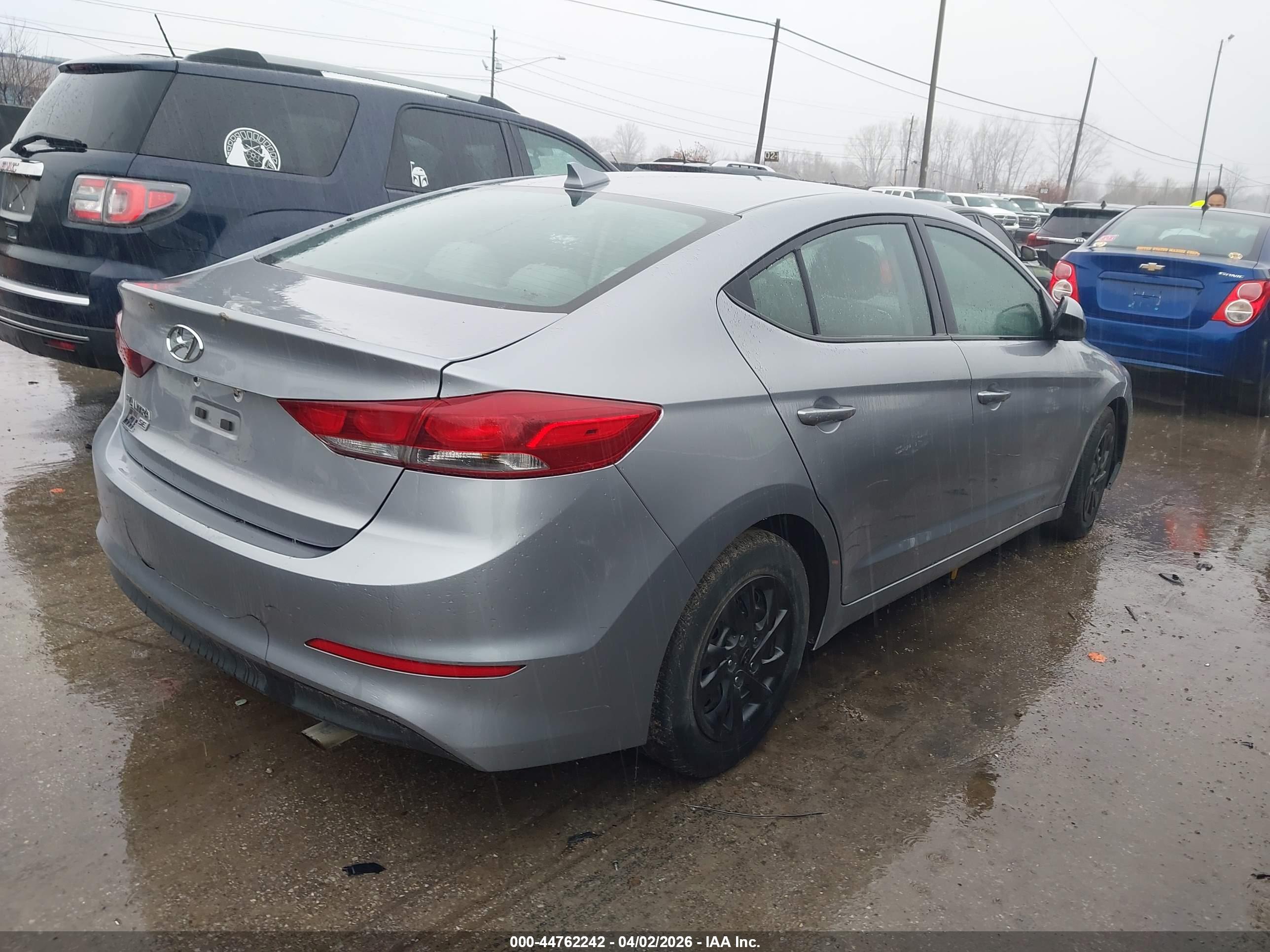 HYUNDAI ELANTRA image 4