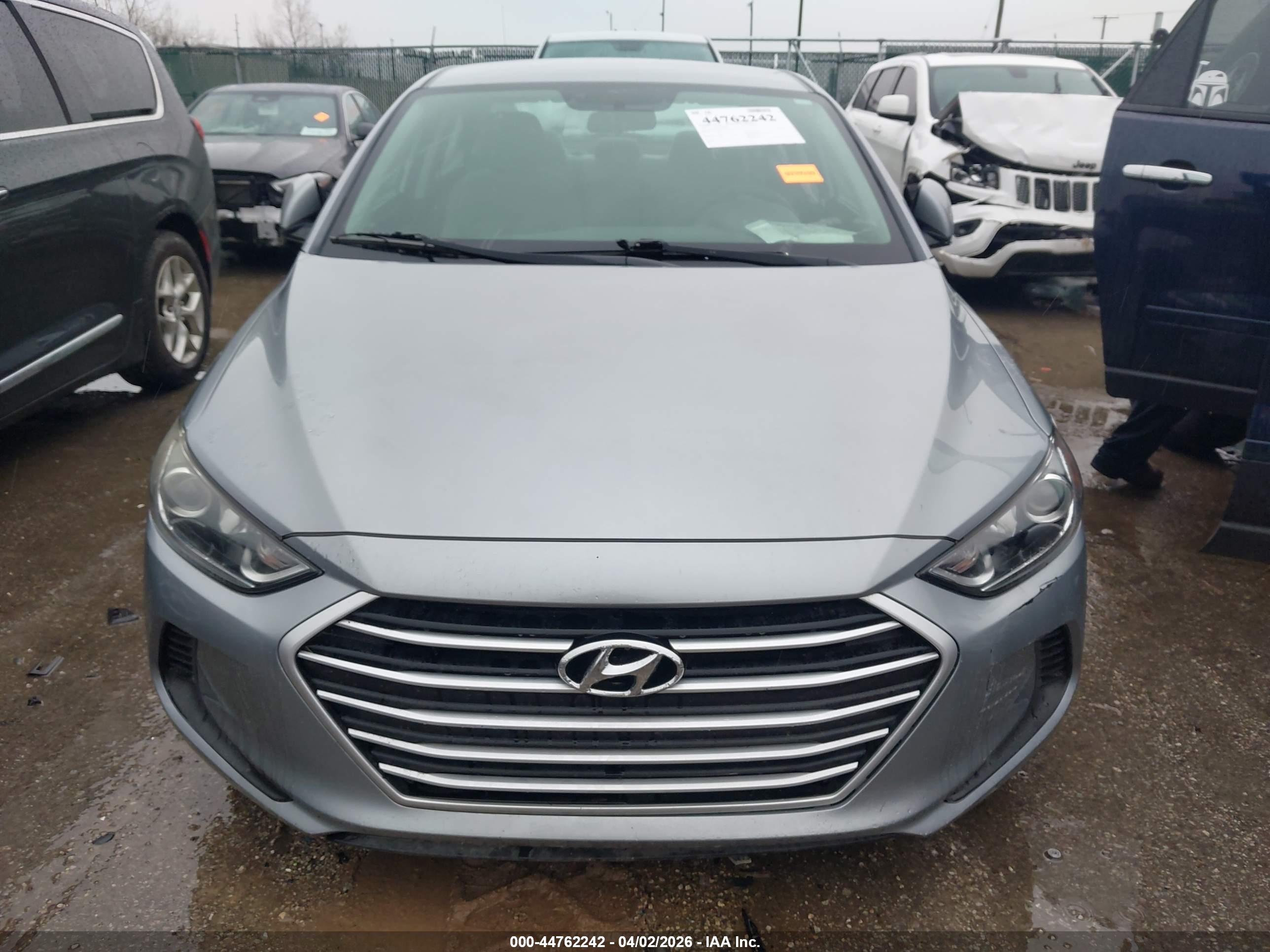 HYUNDAI ELANTRA image 6