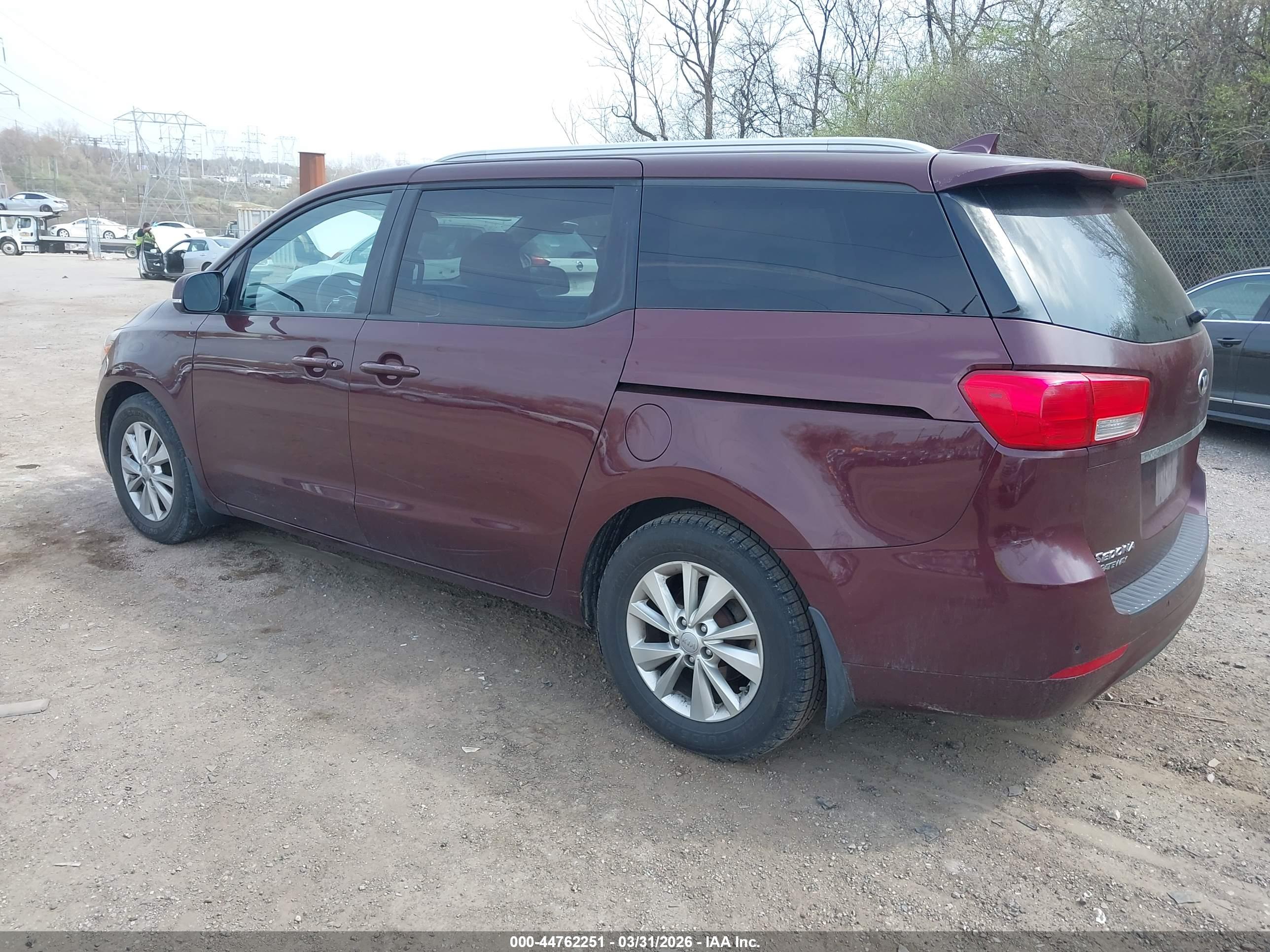 KIA SEDONA image 3