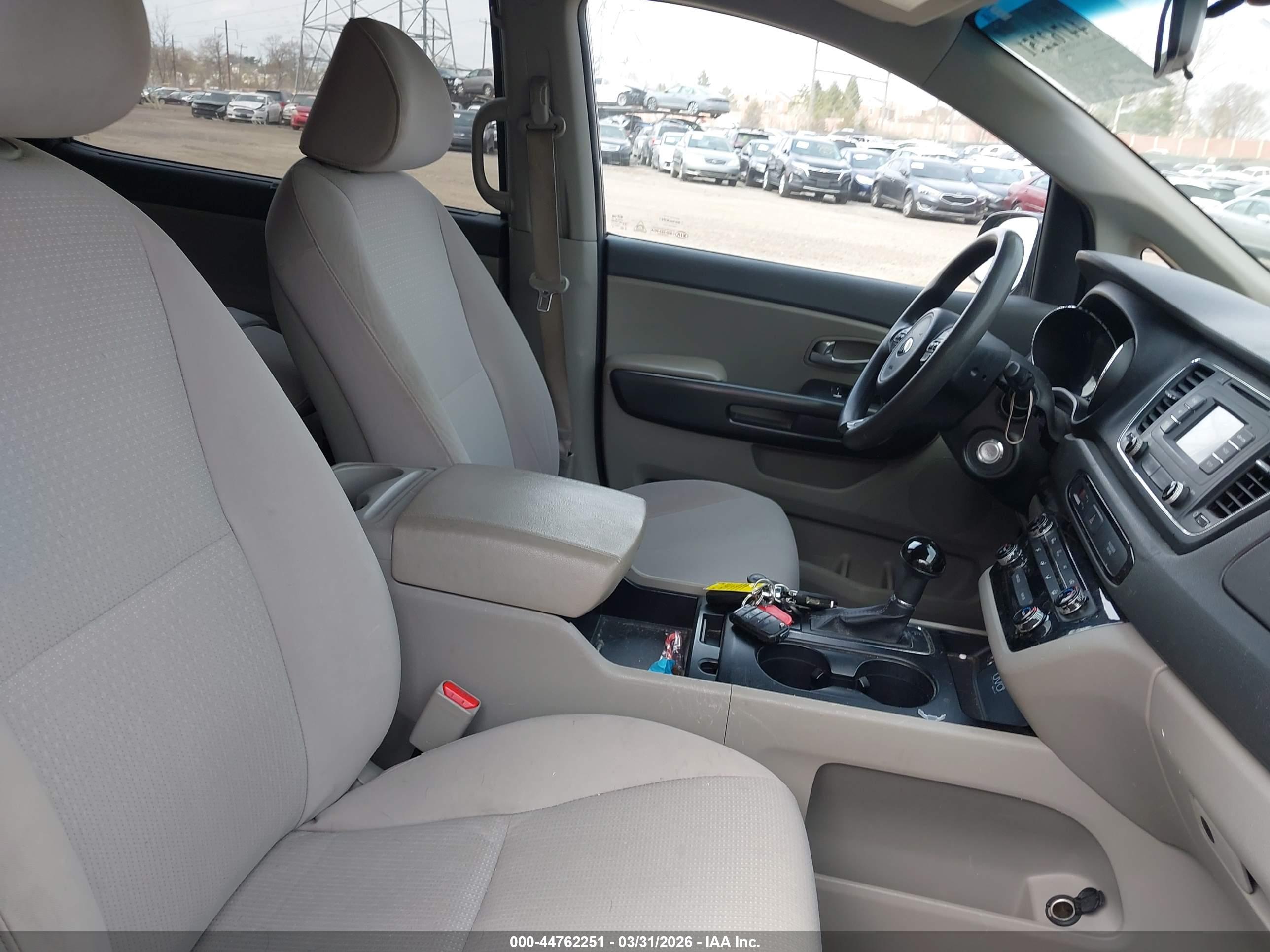 KIA SEDONA image 5