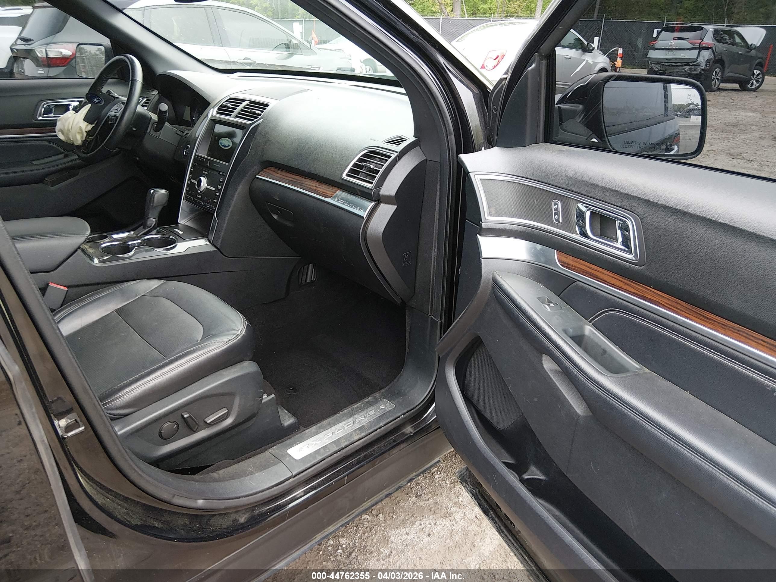FORD EXPLORER image 5