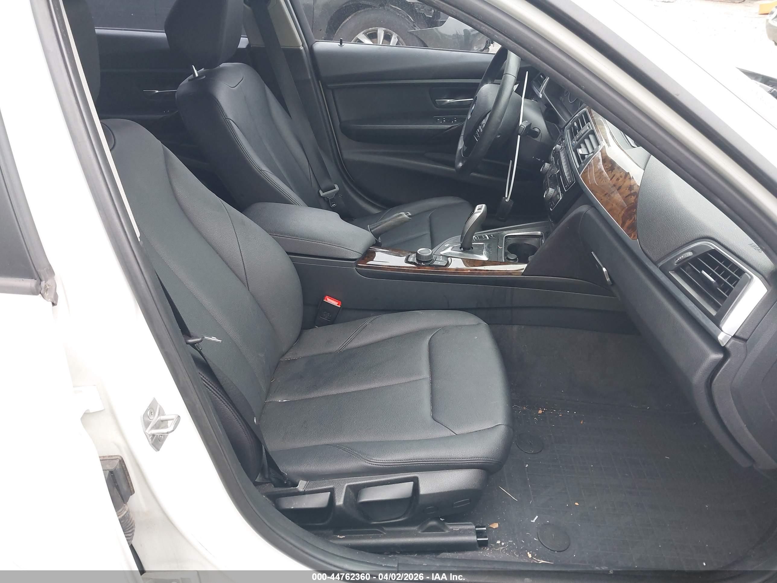 BMW 320I image 5