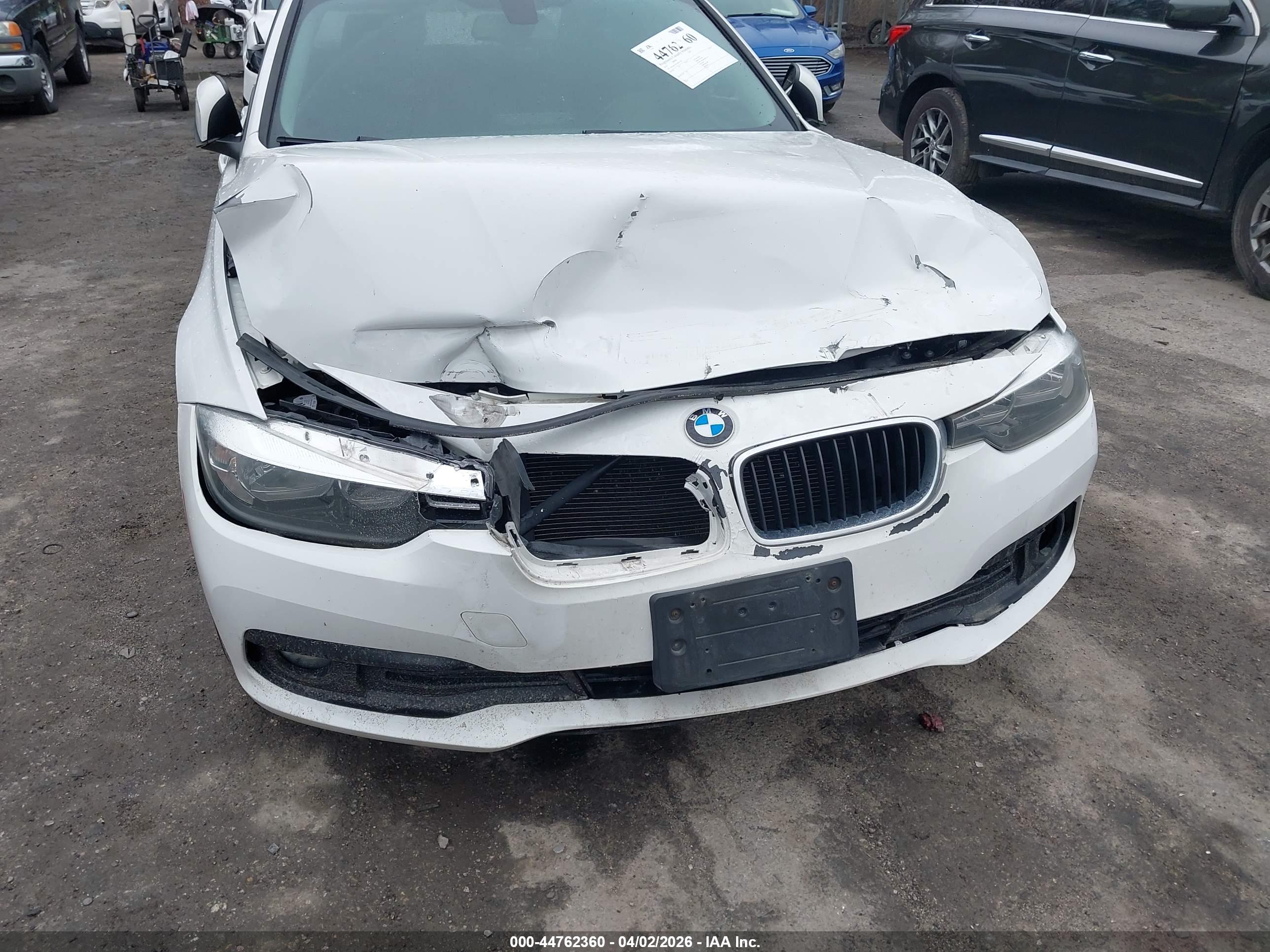 BMW 320I image 6