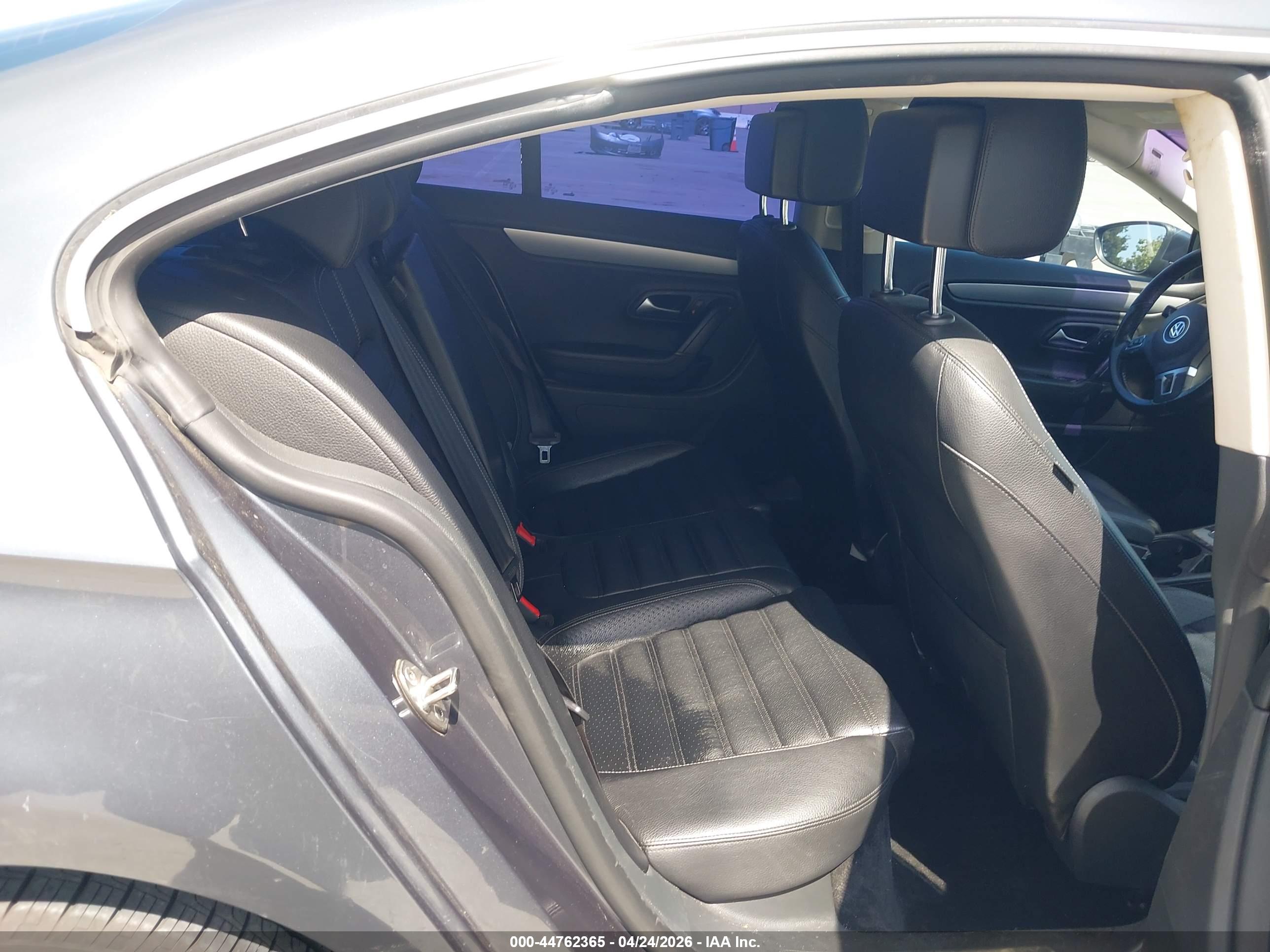 VOLKSWAGEN CC image 8