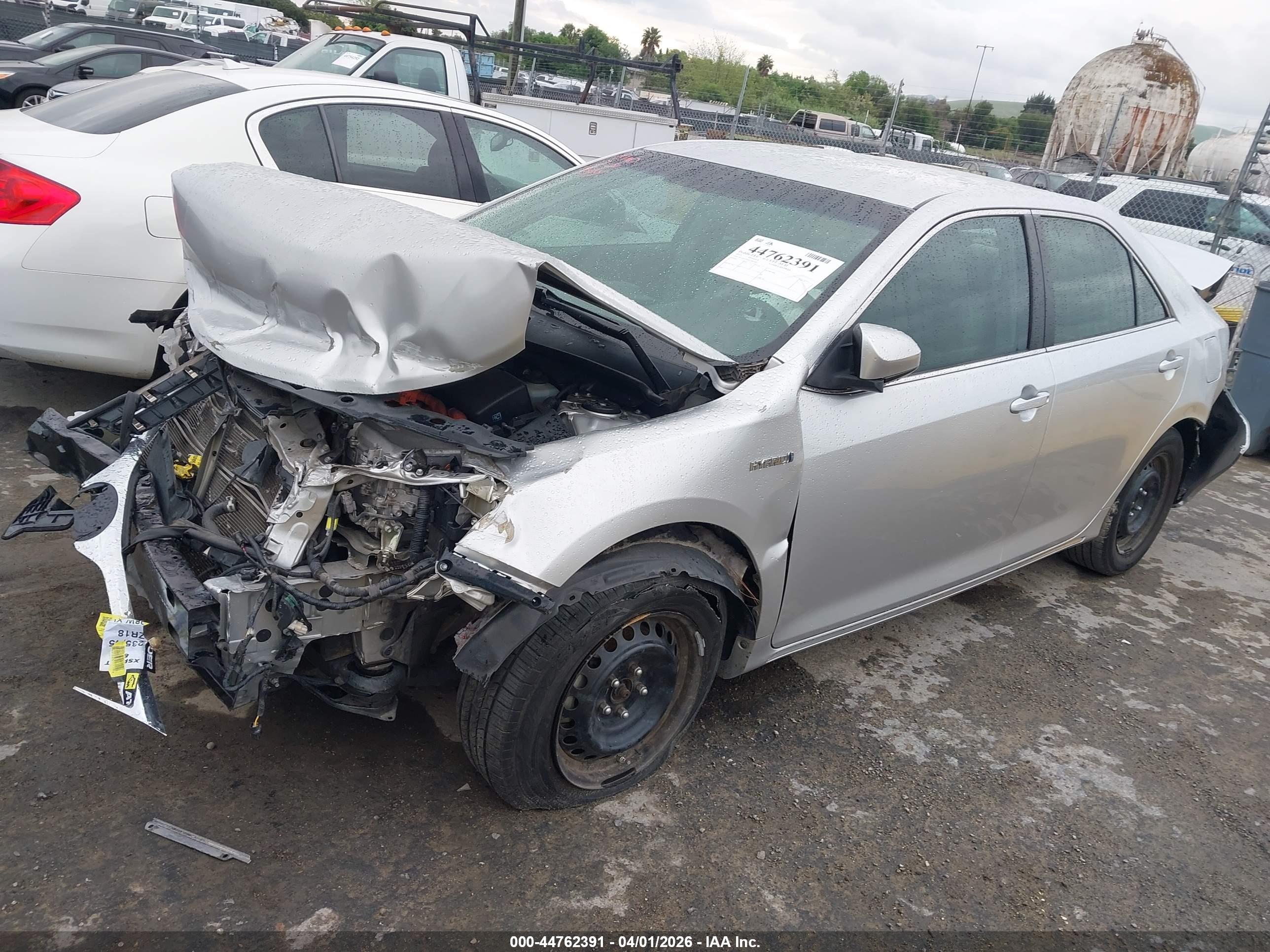 TOYOTA CAMRY image 2