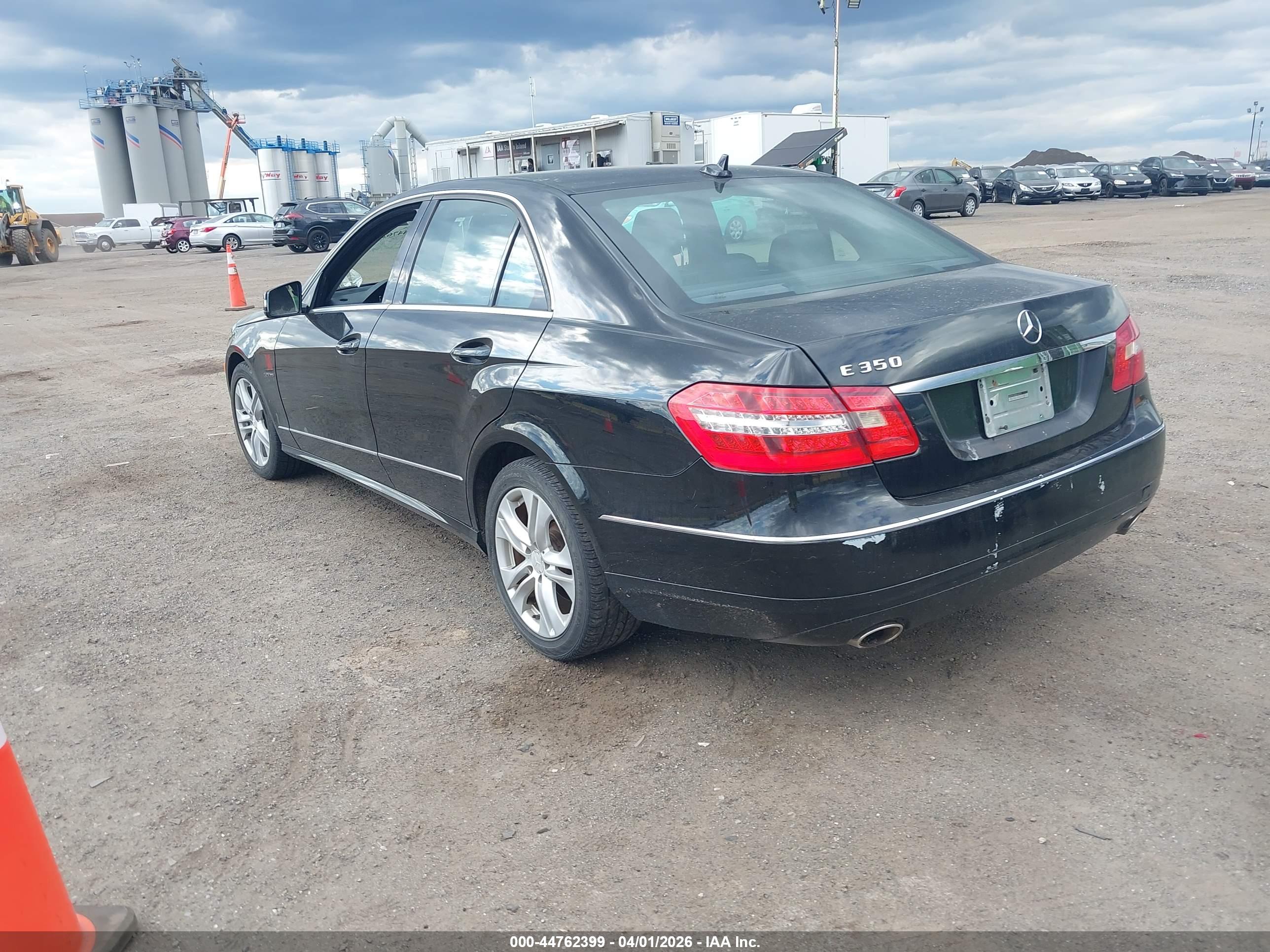 MERCEDES-BENZ E image 3