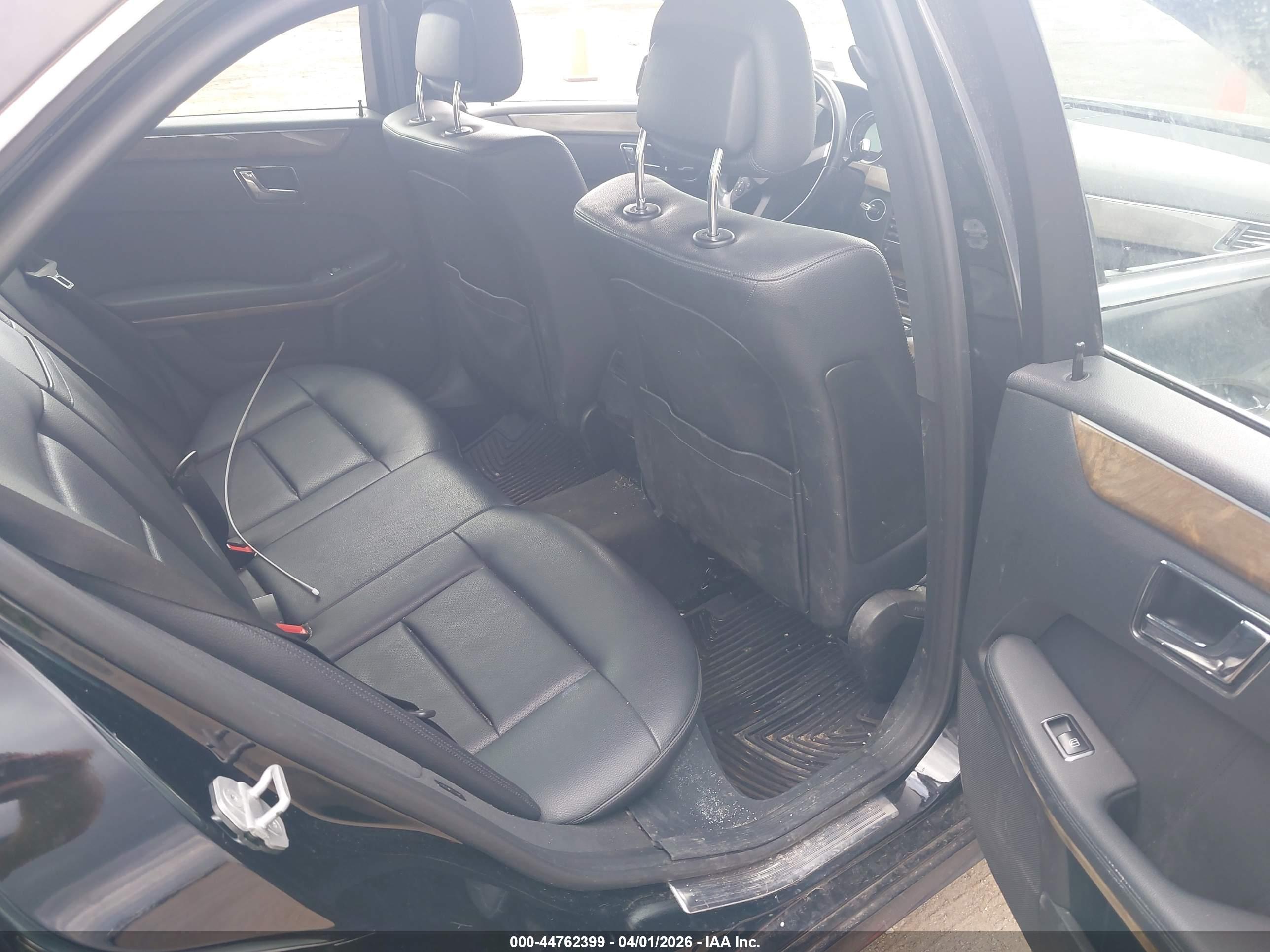 MERCEDES-BENZ E image 8