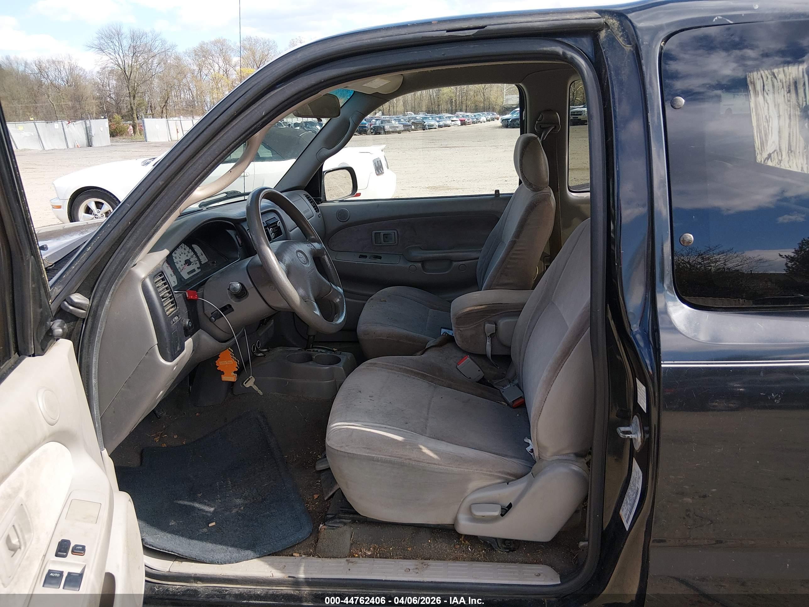 TOYOTA TACOMA image 5