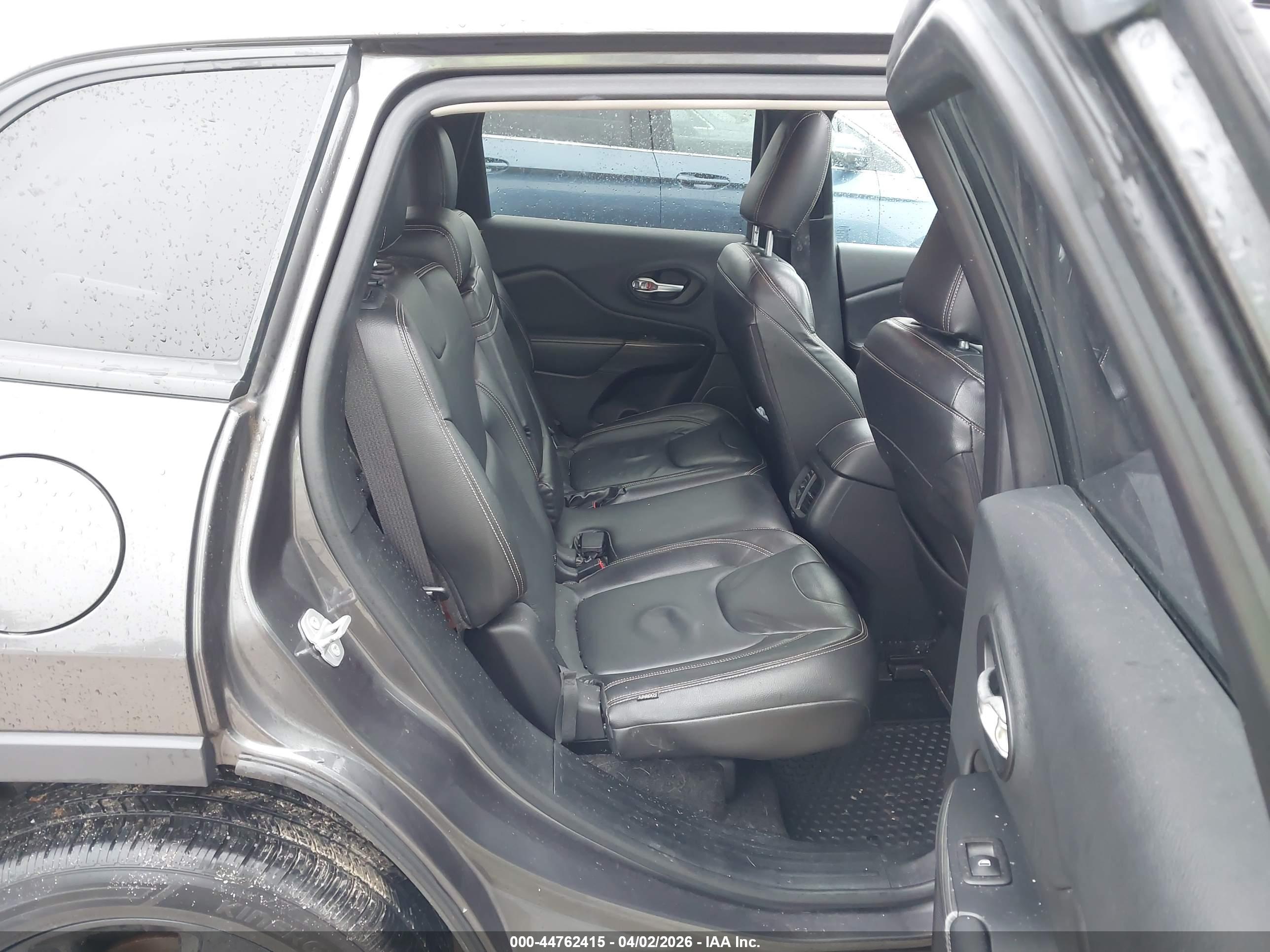 JEEP CHEROKEE image 8