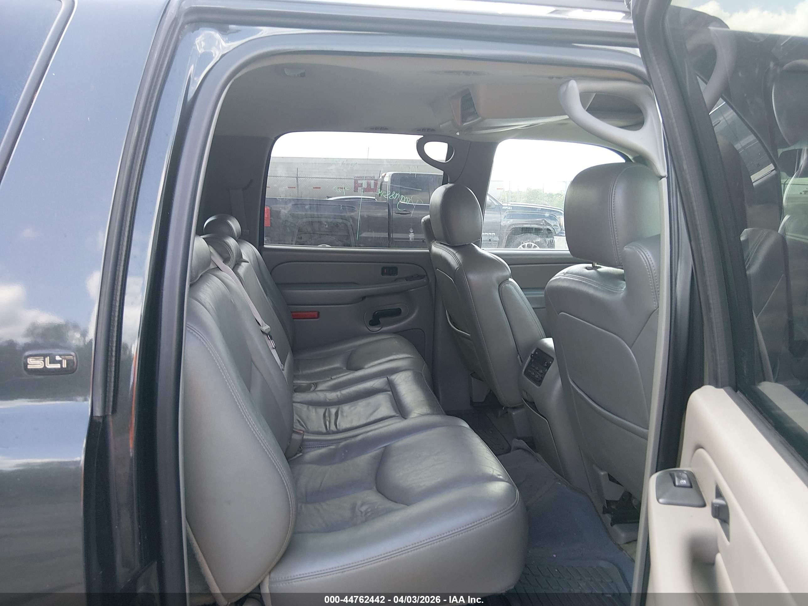 GMC YUKON image 8