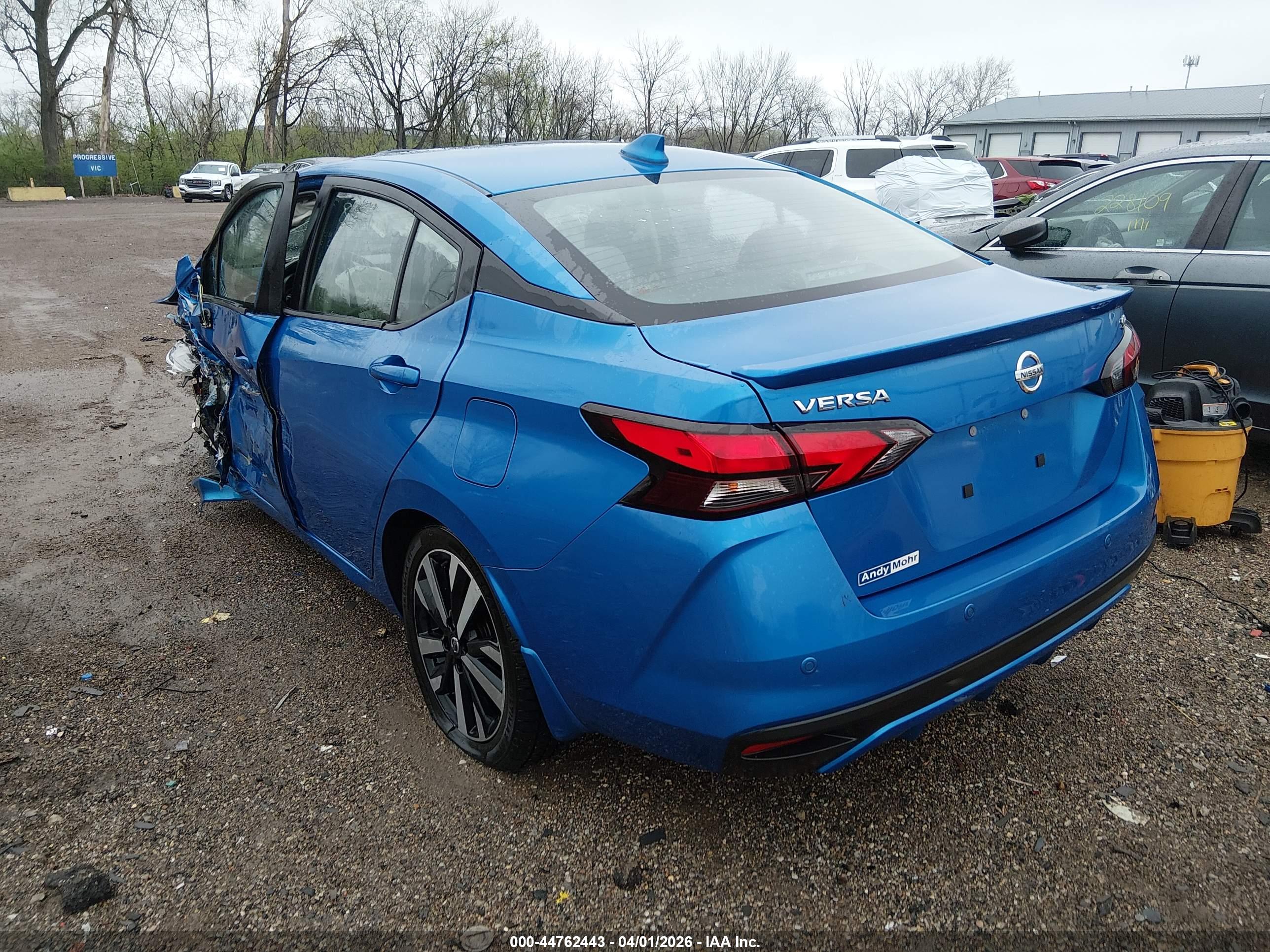 NISSAN VERSA image 3