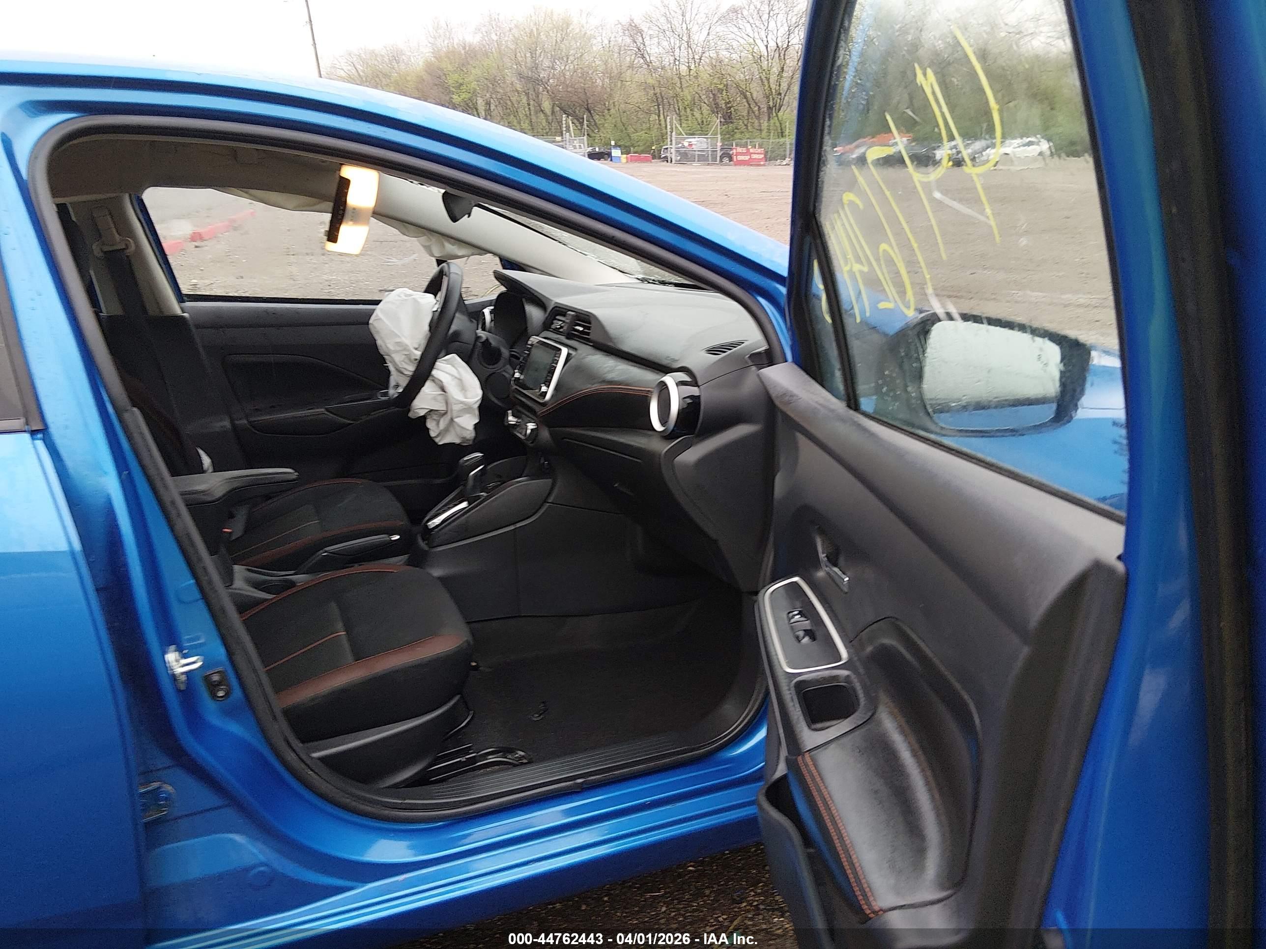 NISSAN VERSA image 5