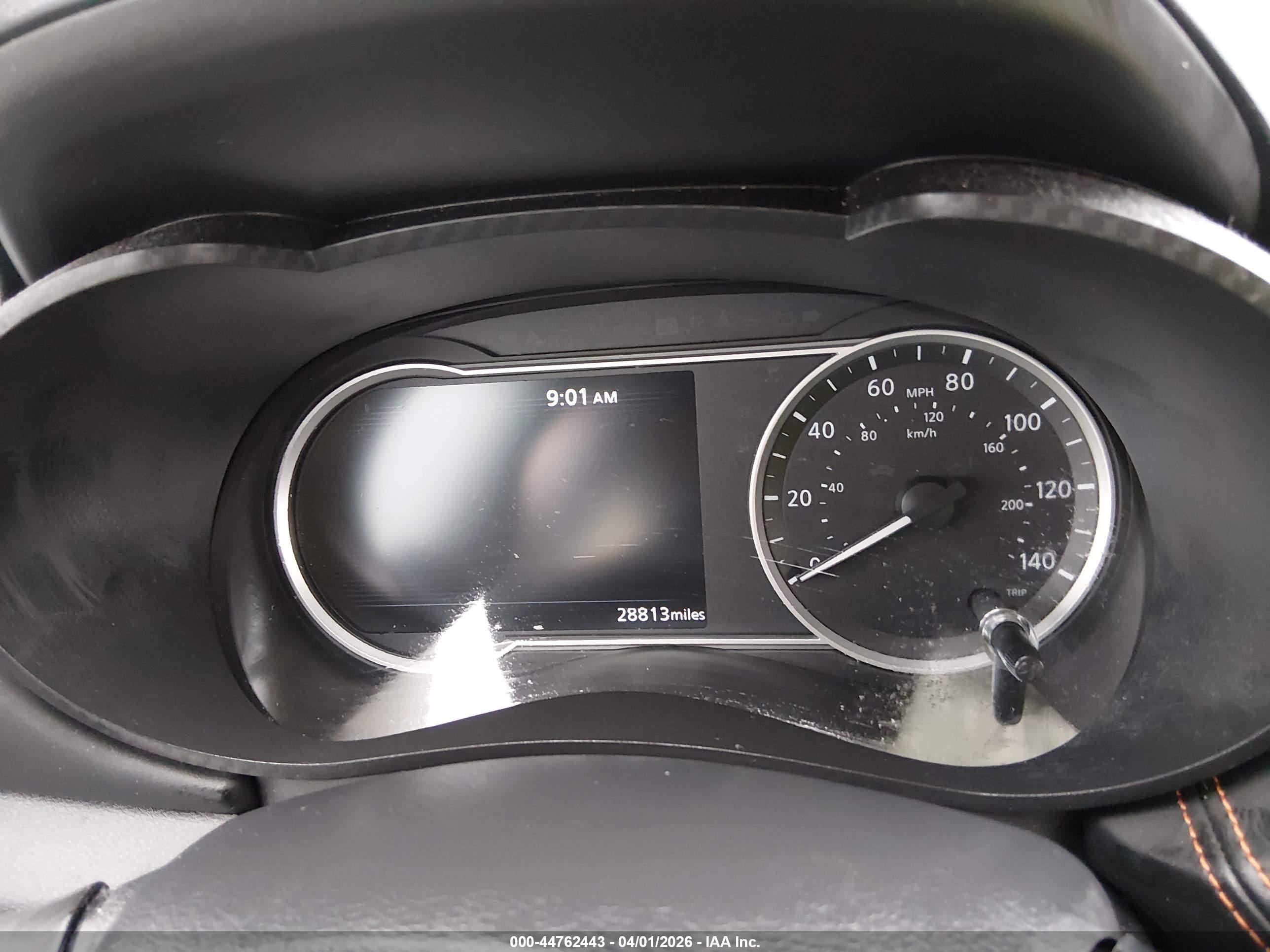 NISSAN VERSA image 7